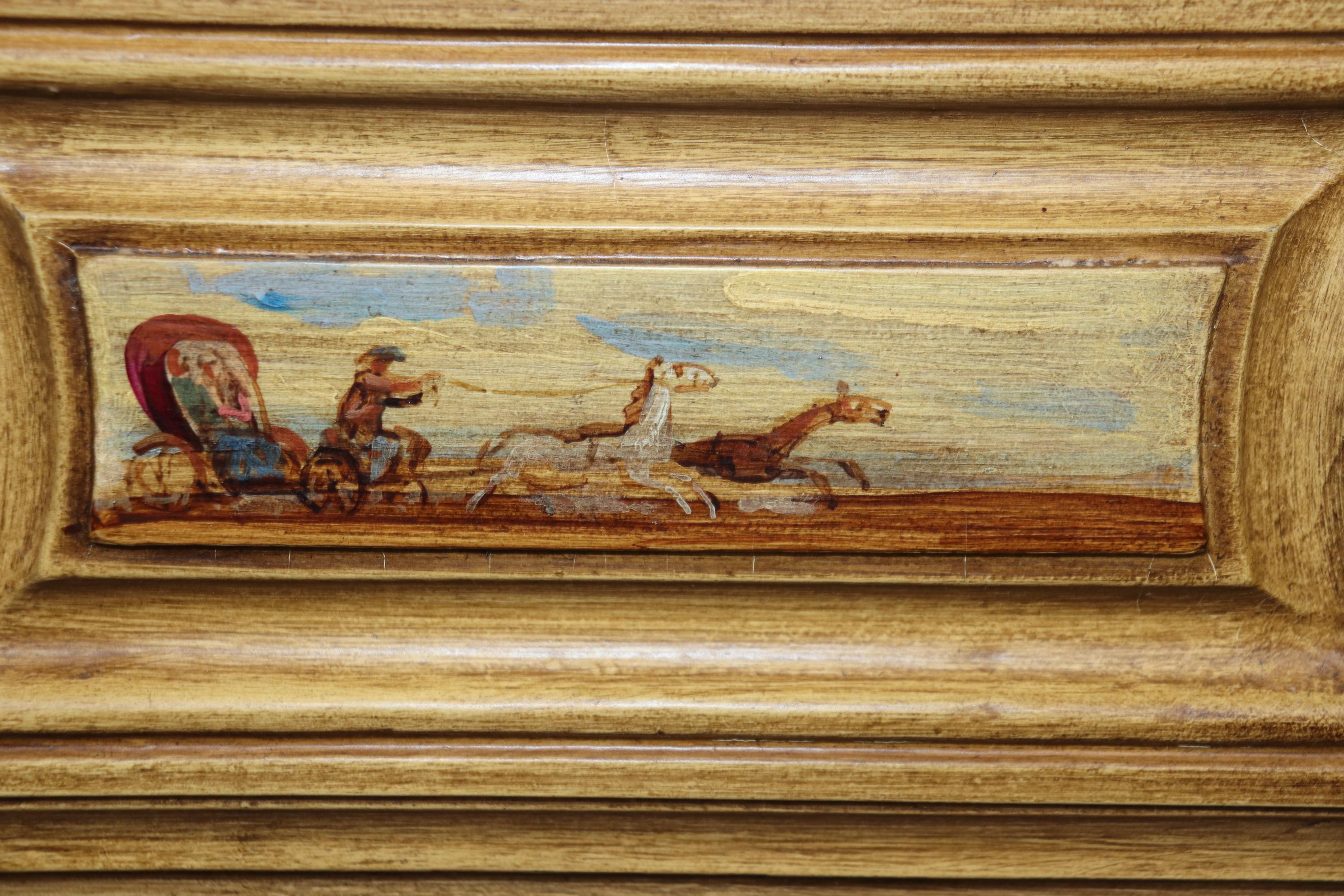 Commode vénitienne décorée de peintures pastel, attribuée à Maitland Smith  en vente 7