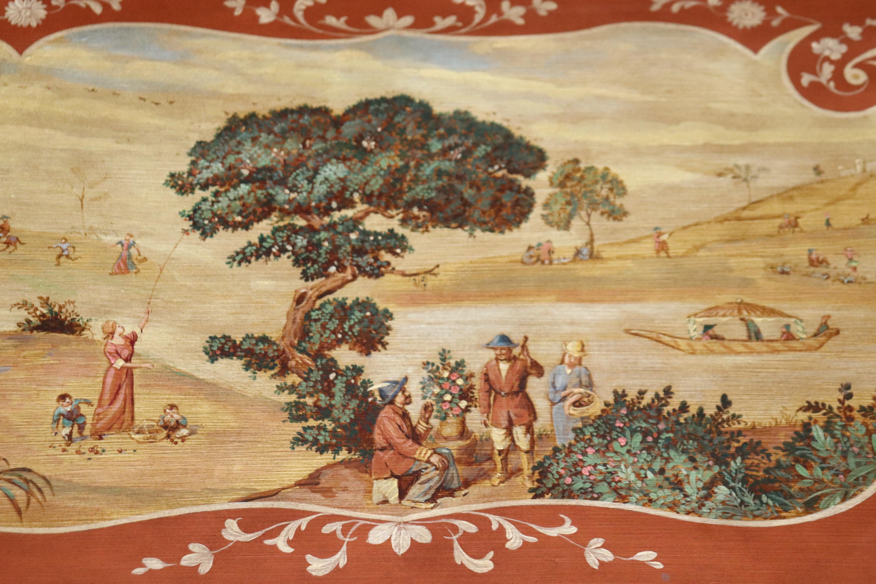 Louis XV Commode vénitienne décorée de peintures pastel, attribuée à Maitland Smith  en vente