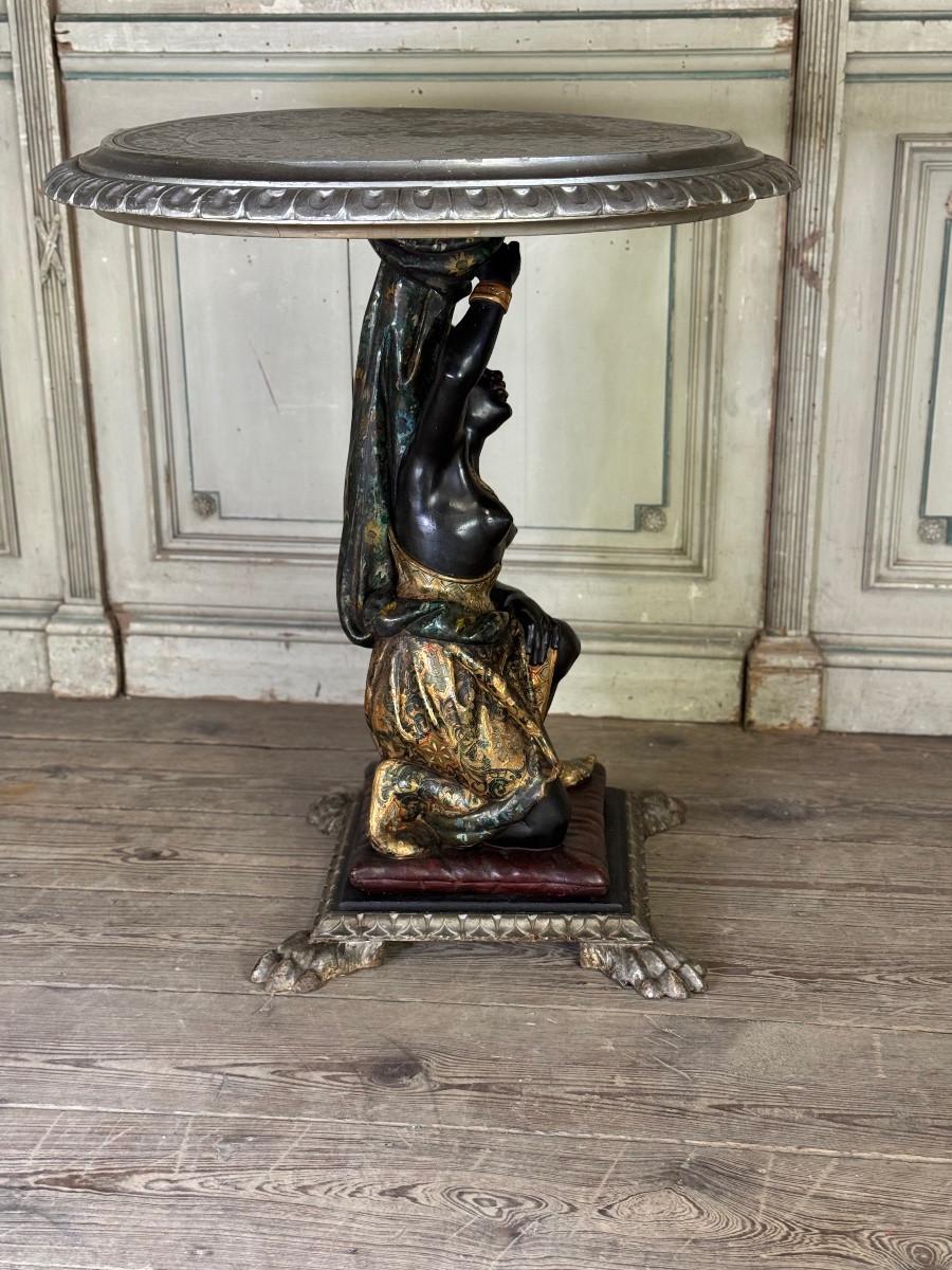 Venetian pedestal table in the Nubian style, polychrome sculpture, circa 1880 (Holz) im Angebot
