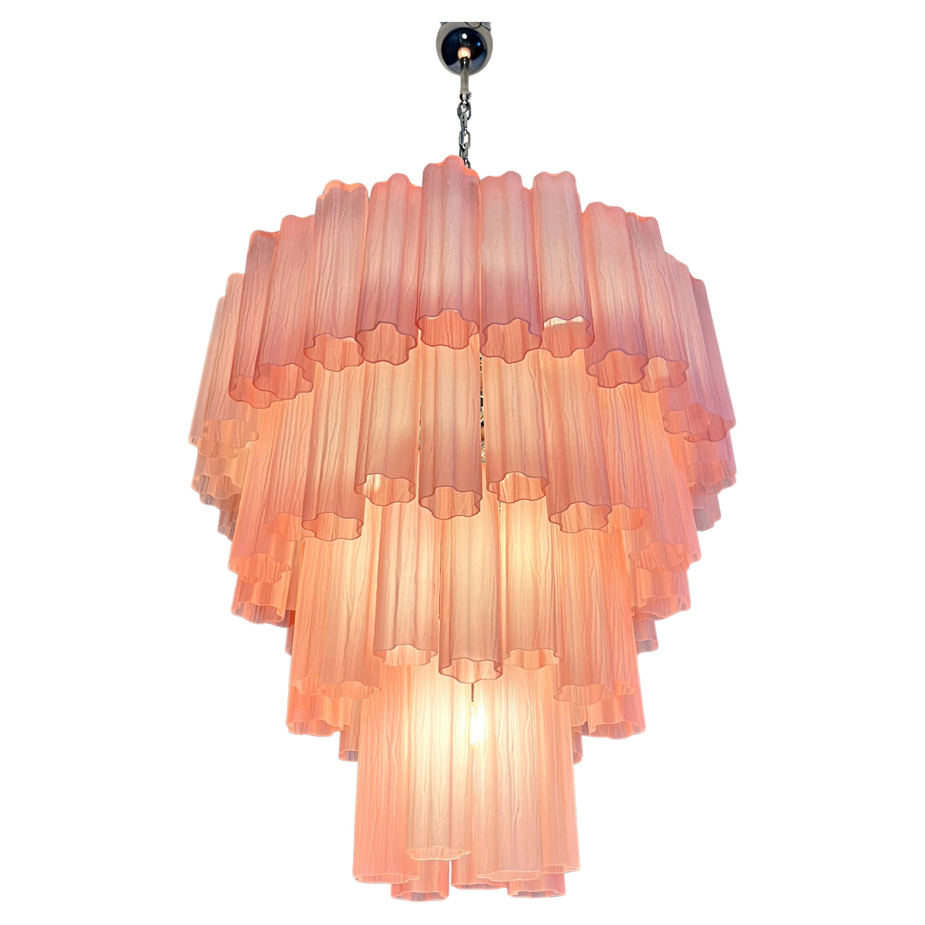 Lampadario in vetro rosa veneziano. Murano