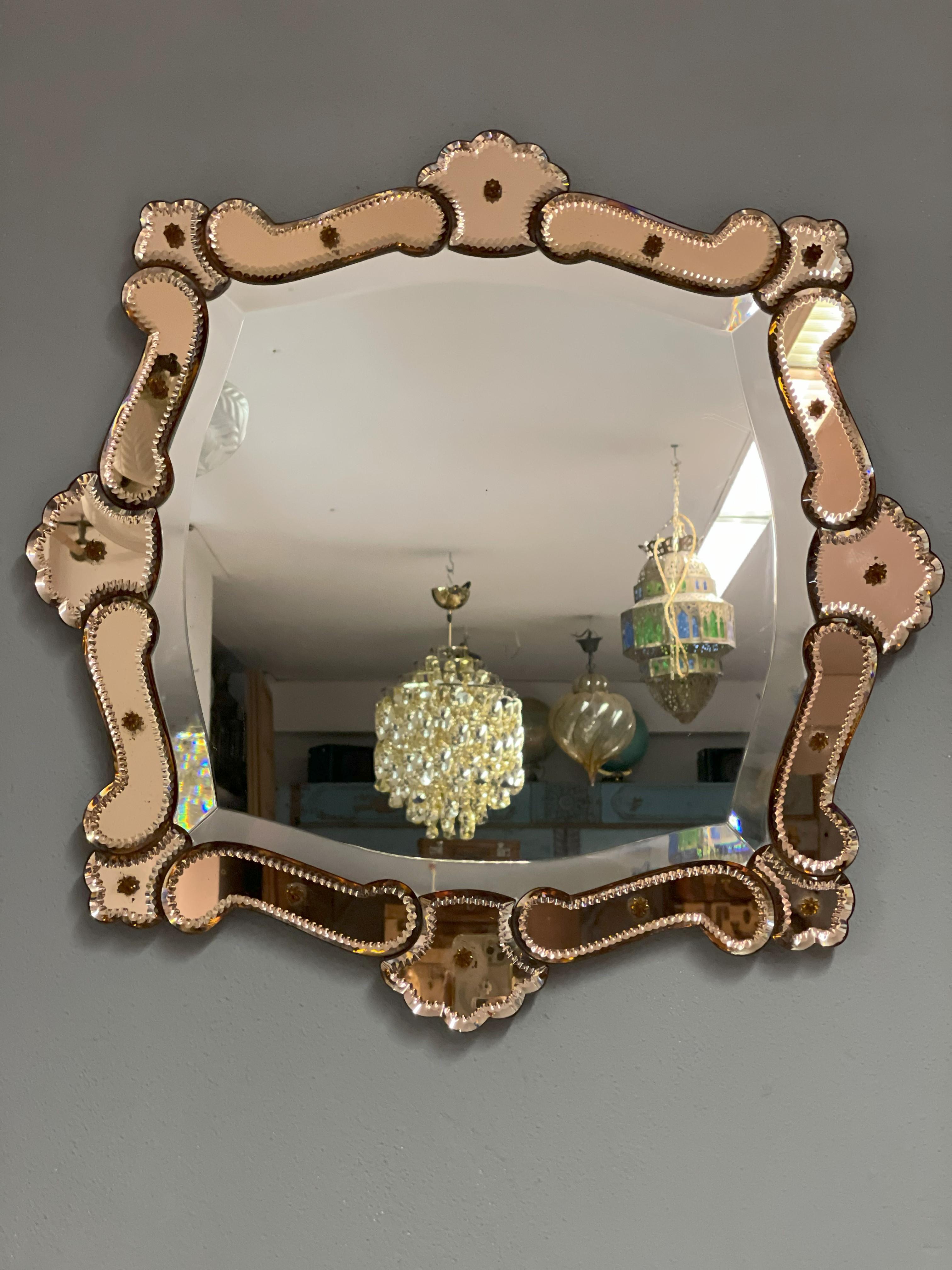 Miroir vénitien quadratique avec cadre en verre de riz rosé en vente 2