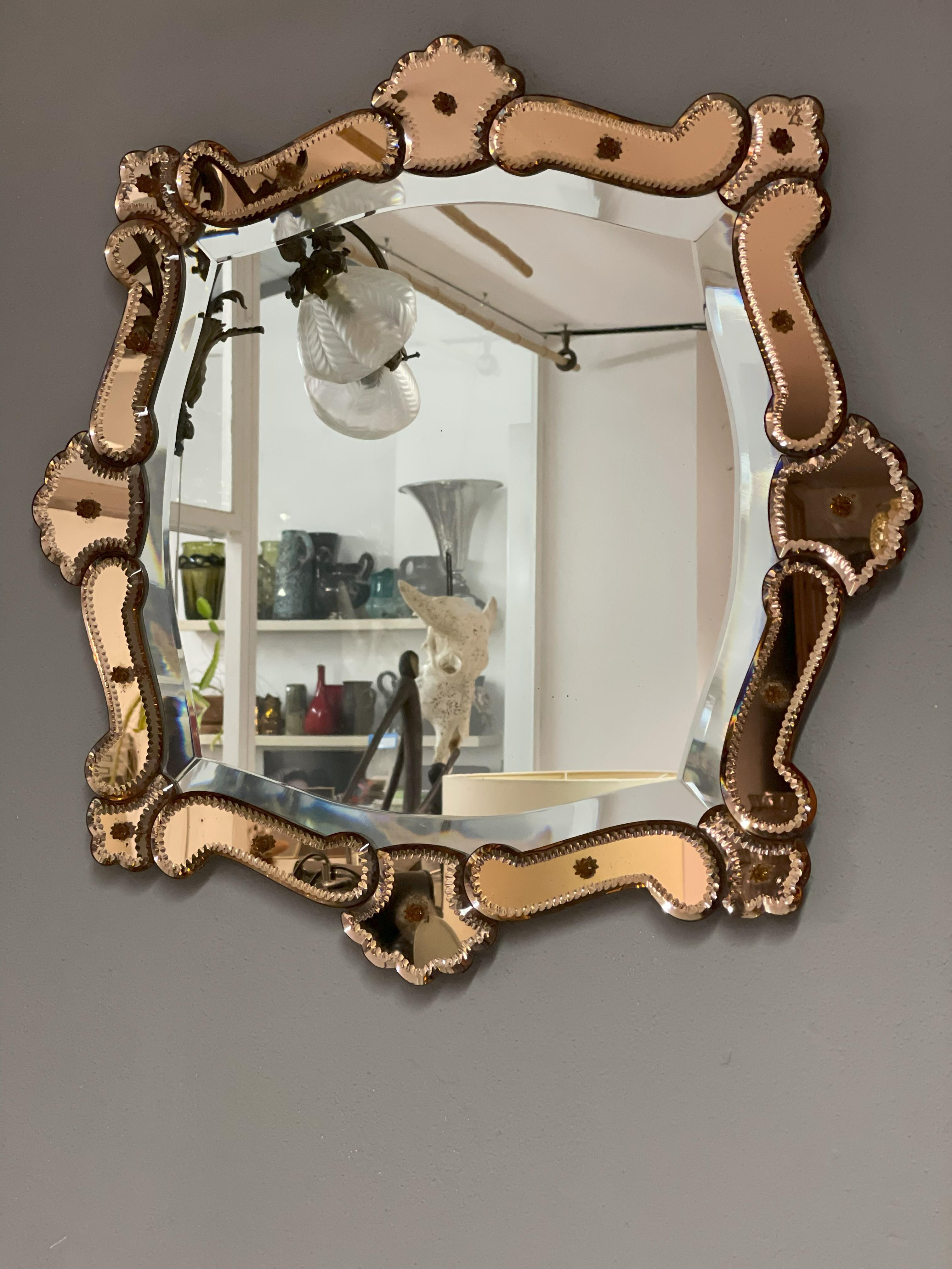 Miroir vénitien quadratique avec cadre en verre de riz rosé en vente 3
