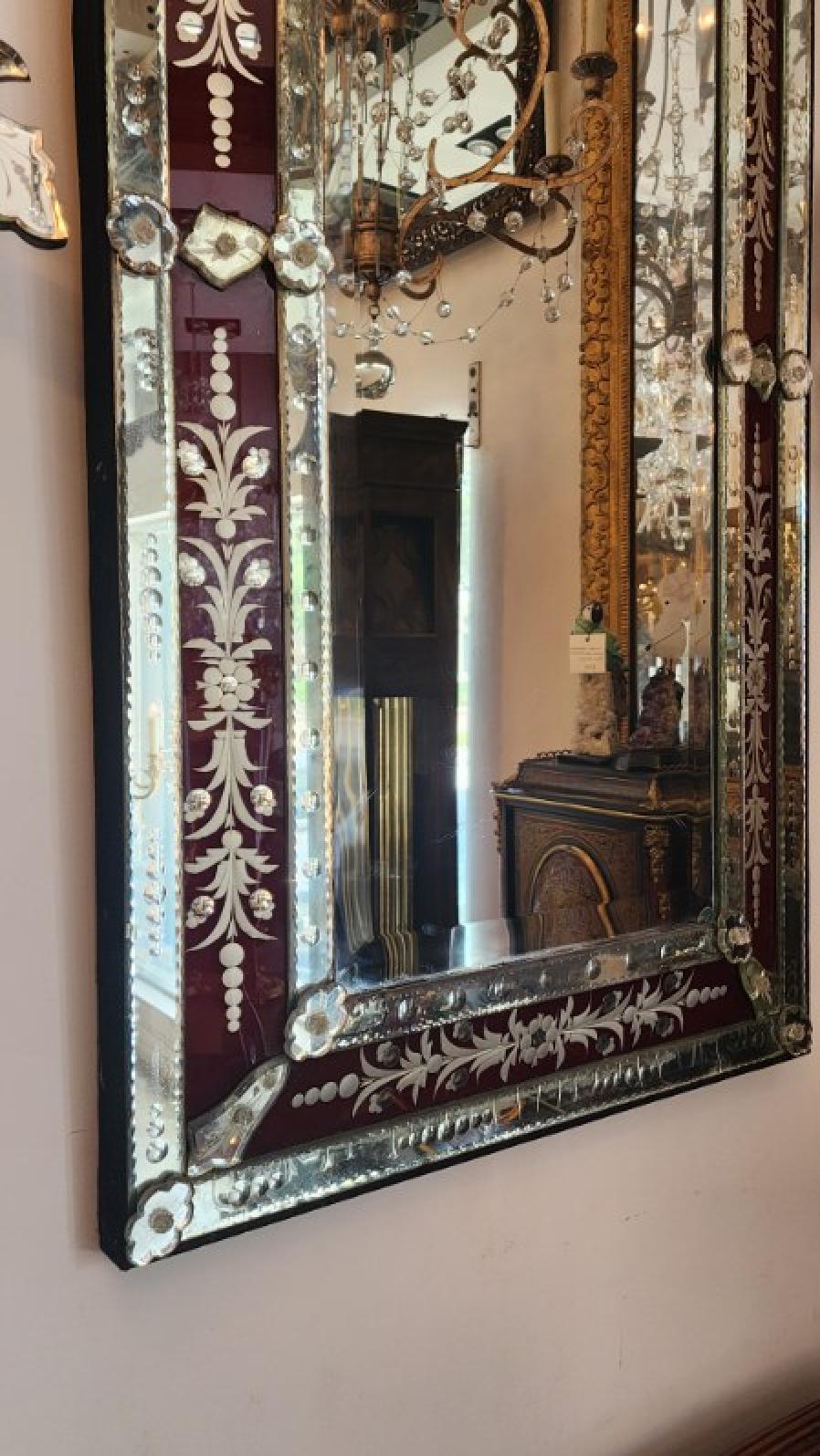 Édouardien Miroir à bordure rouge vénitien en vente