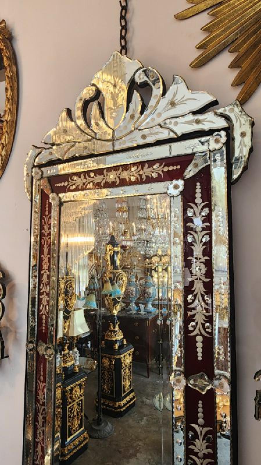 Miroir à bordure rouge vénitien Bon état - En vente à Dallas, TX