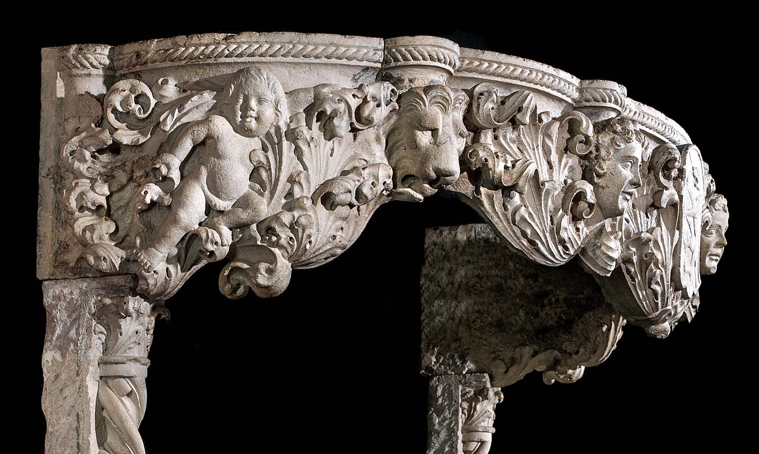 Antiker venezianischer Renaissance-Kamin aus dem 15. Jahrhundert (Italienisch) im Angebot