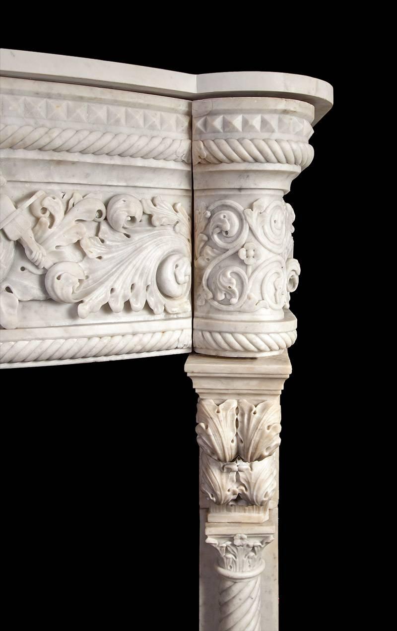 XIXe siècle Cheminée en marbre de style Renaissance vénitienne en vente