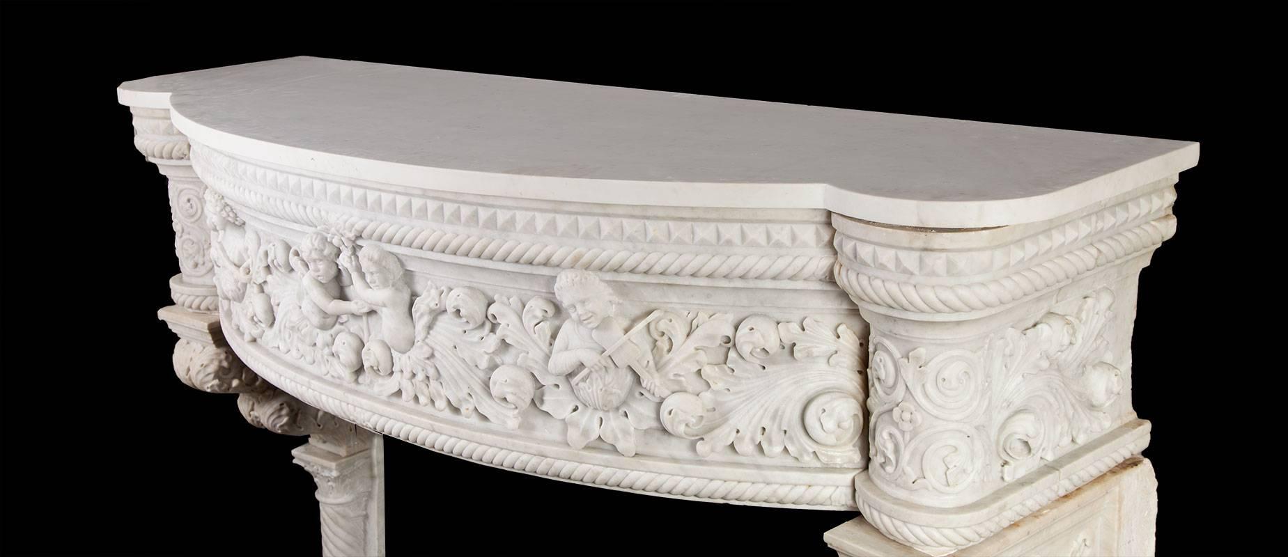 Cheminée en marbre de style Renaissance vénitienne en vente 2