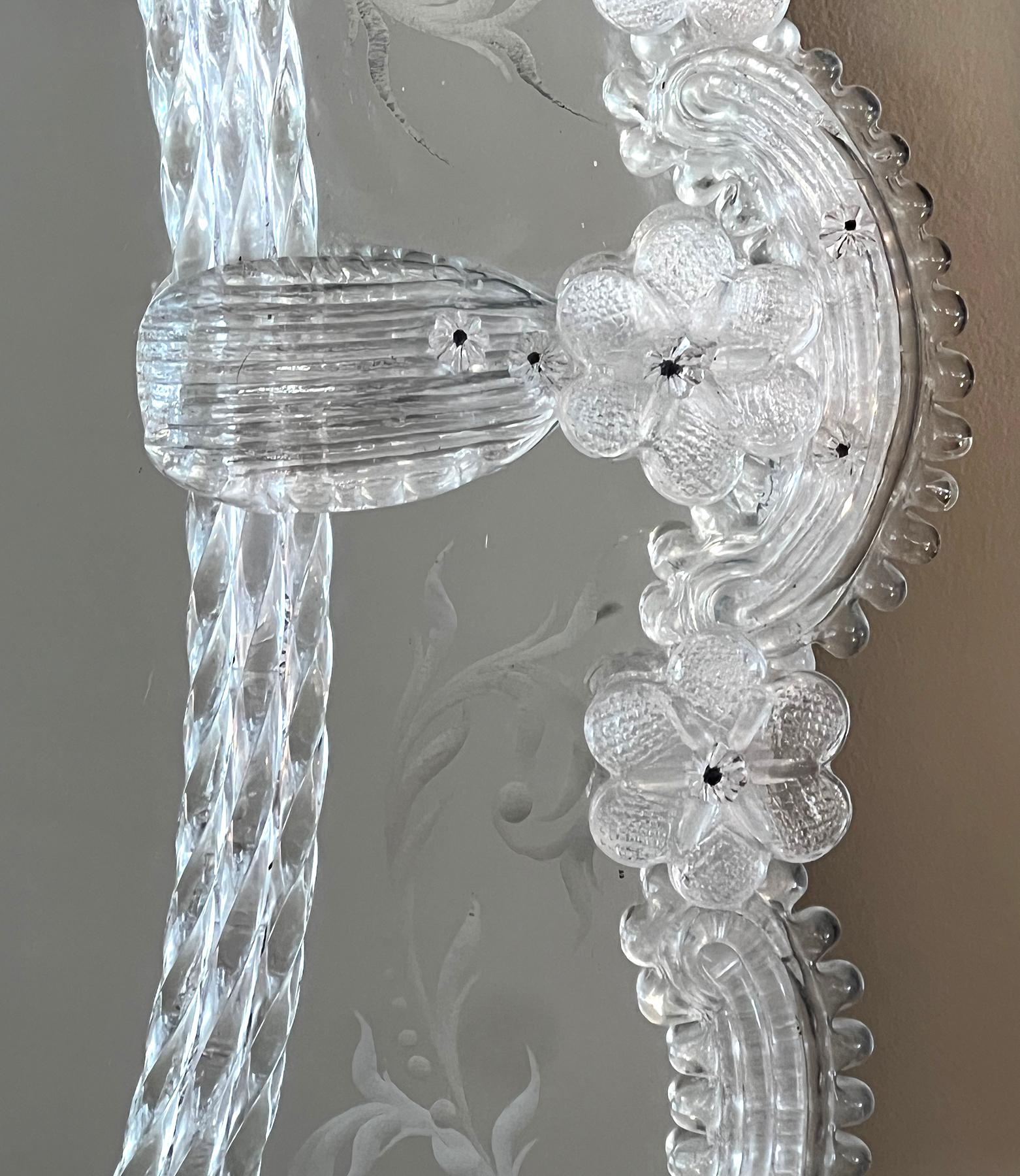 Venetian Reverse-Etched Oval Mirror In Good Condition For Sale In San Francisco, CA