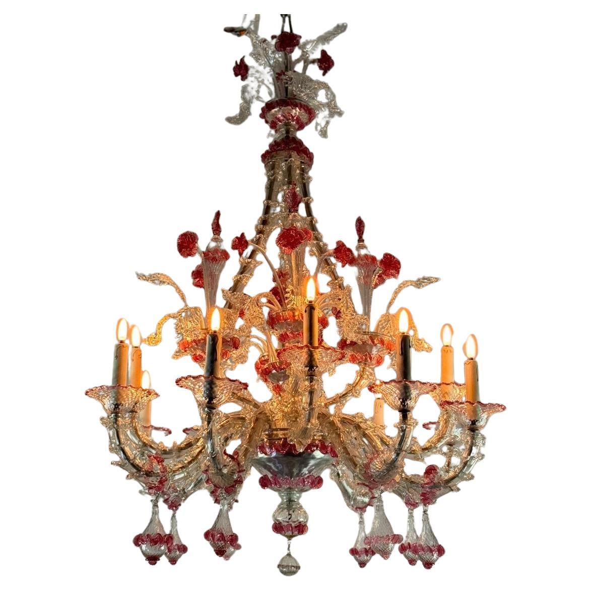 Lampadario veneziano Rezzonico in vetro incolore e rosso Venezia Circa 1920
