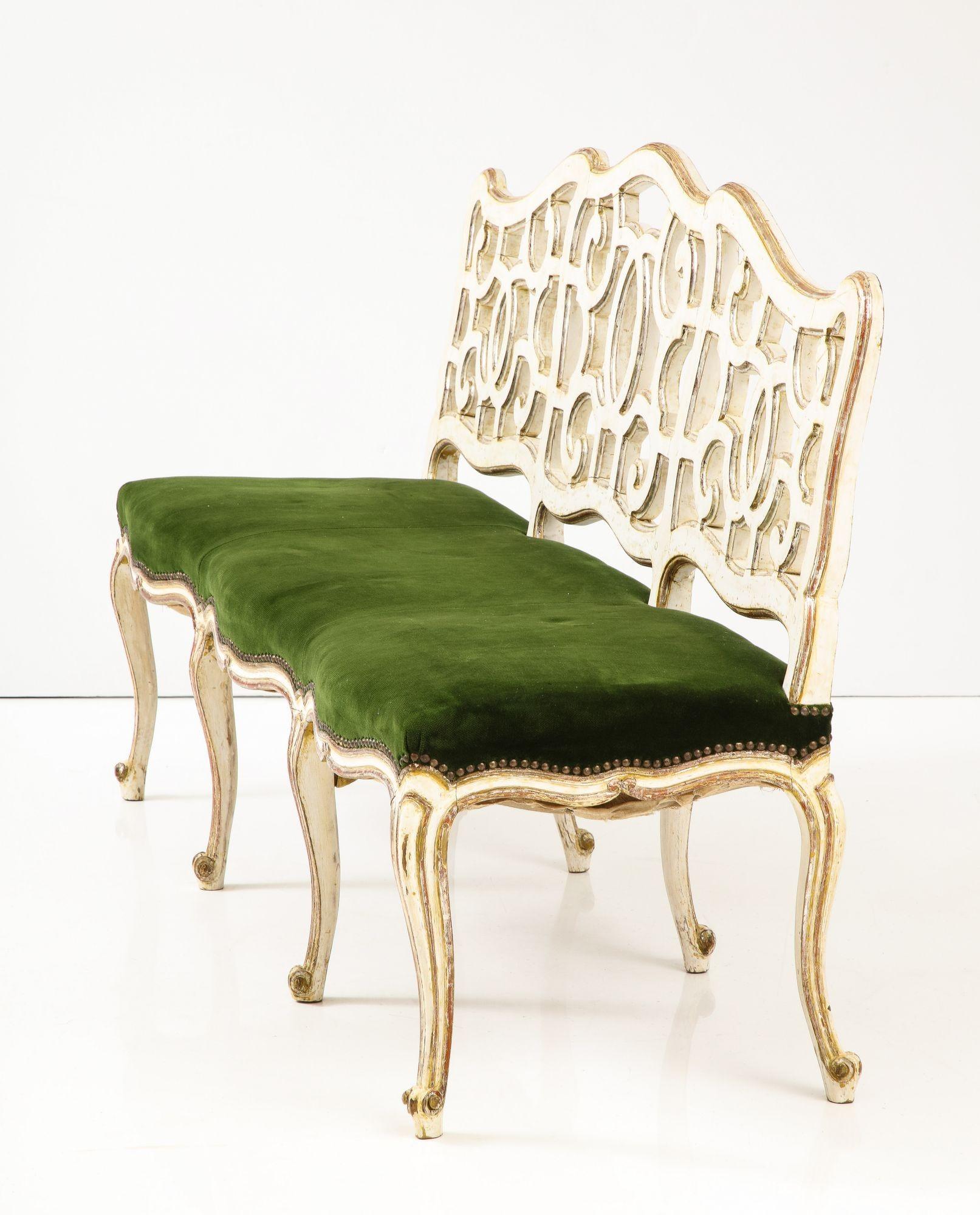 Dipinto Divano rococò veneziano in gesso e argento dorato in vendita