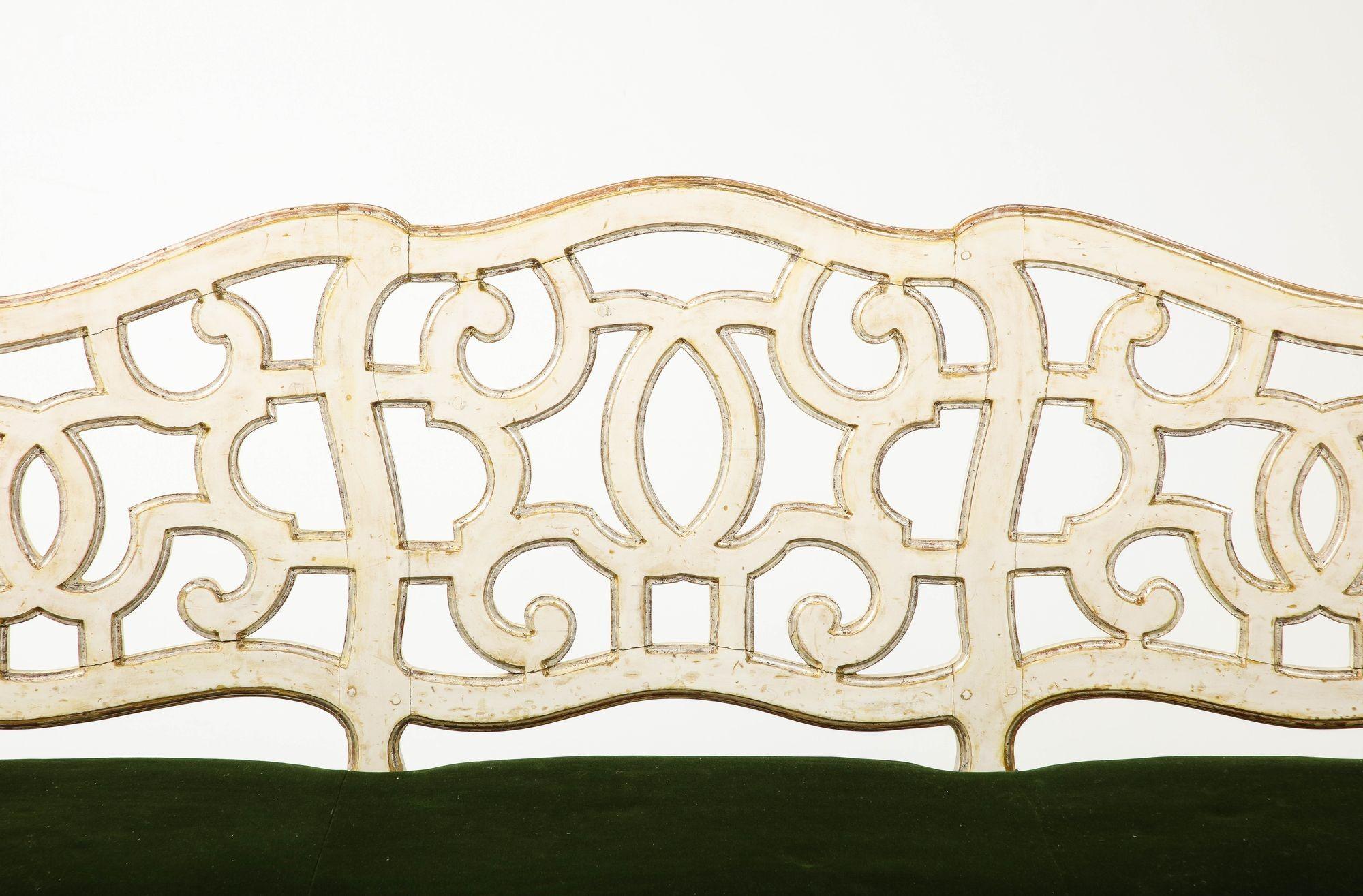 Gesso Divano rococò veneziano in gesso e argento dorato in vendita