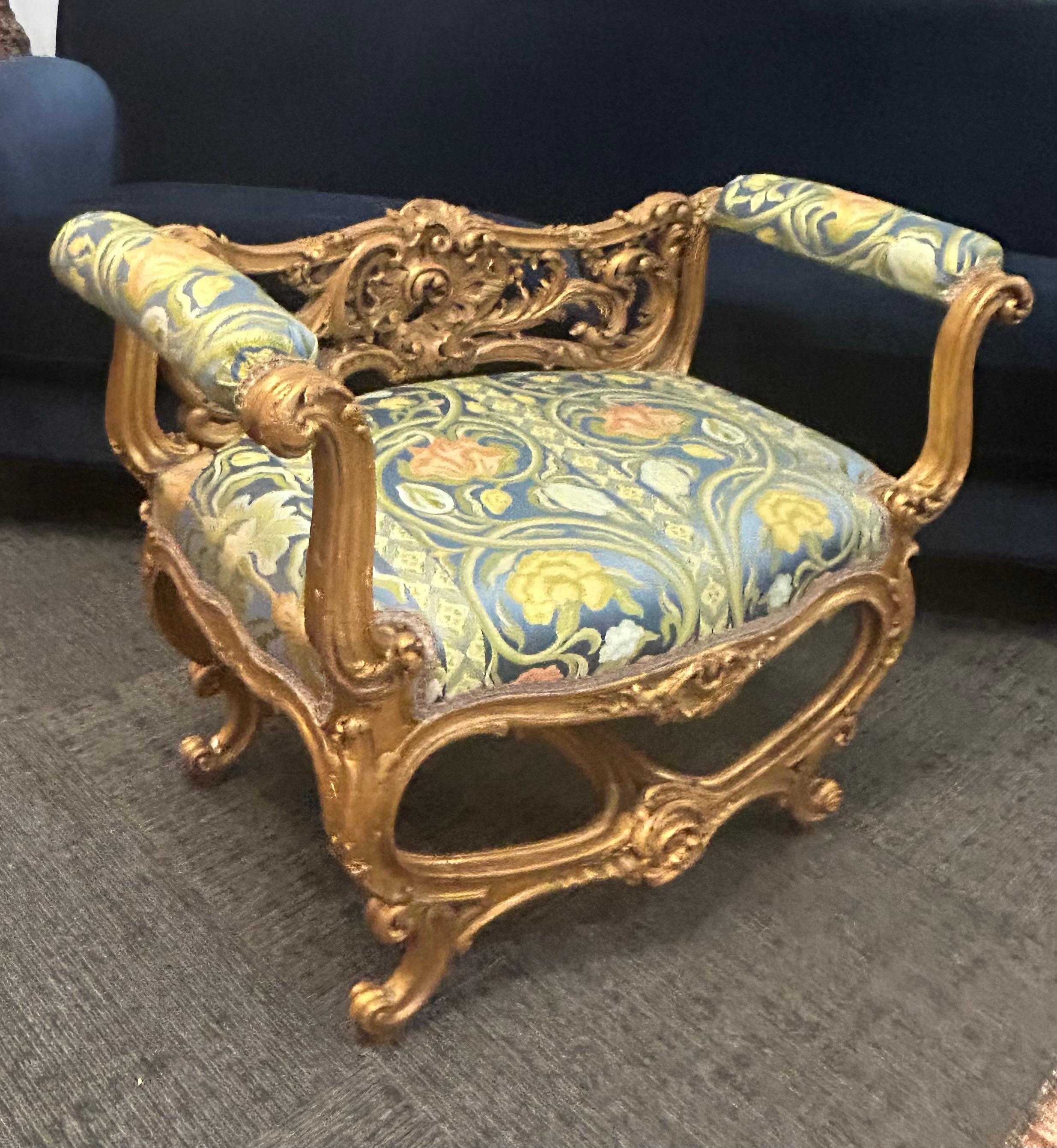 Veneciano  asiento de ventana rococó Giltwood..siglo XIX . en venta 4