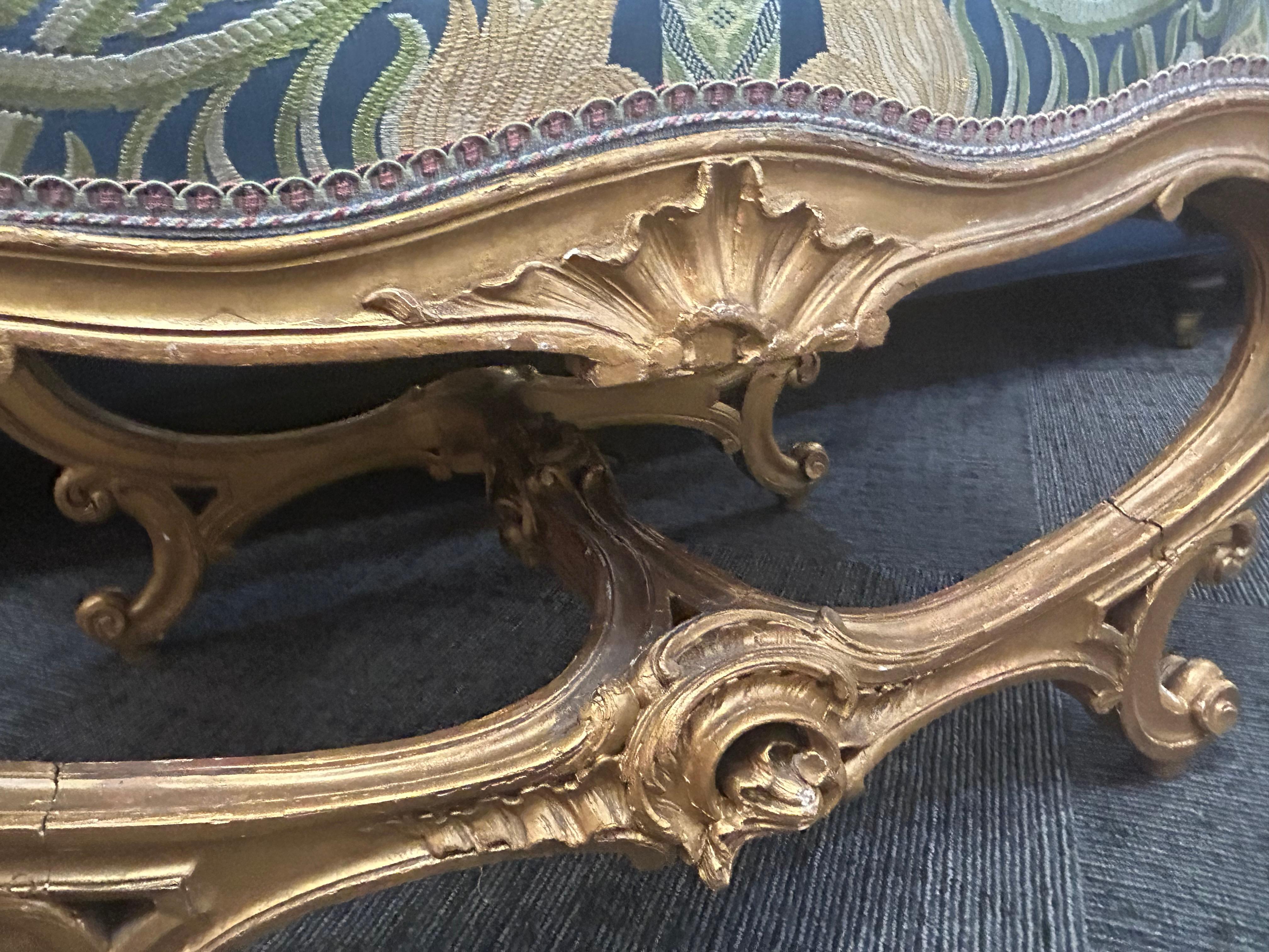 Veneciano  asiento de ventana rococó Giltwood..siglo XIX . en venta 7