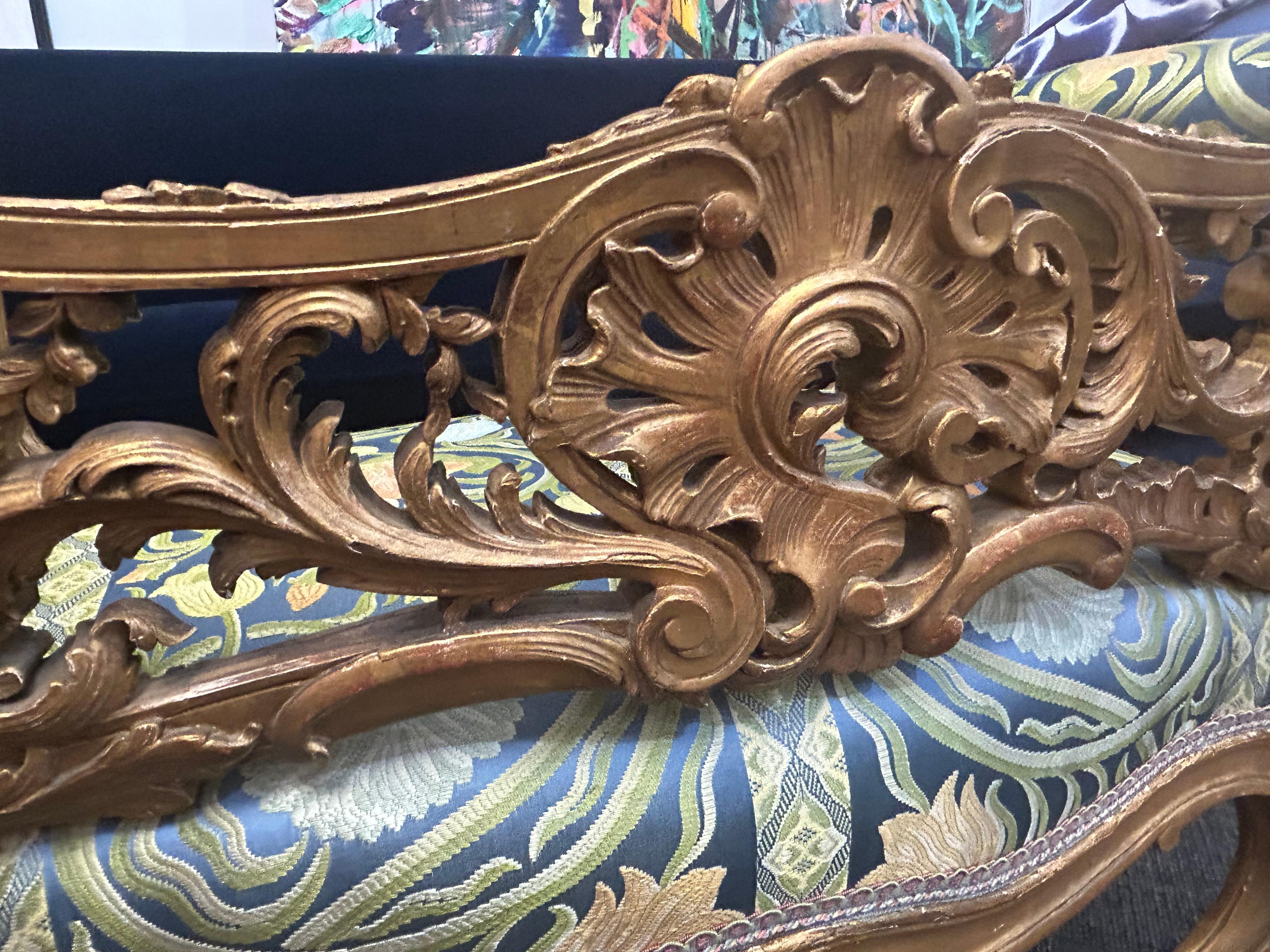 Veneciano  asiento de ventana rococó Giltwood..siglo XIX . en venta 11