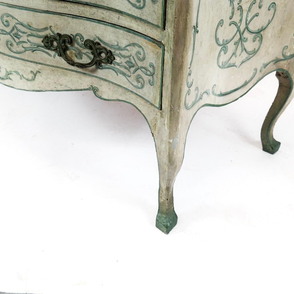 Venetian Rococo Painted Commode For Sale 2