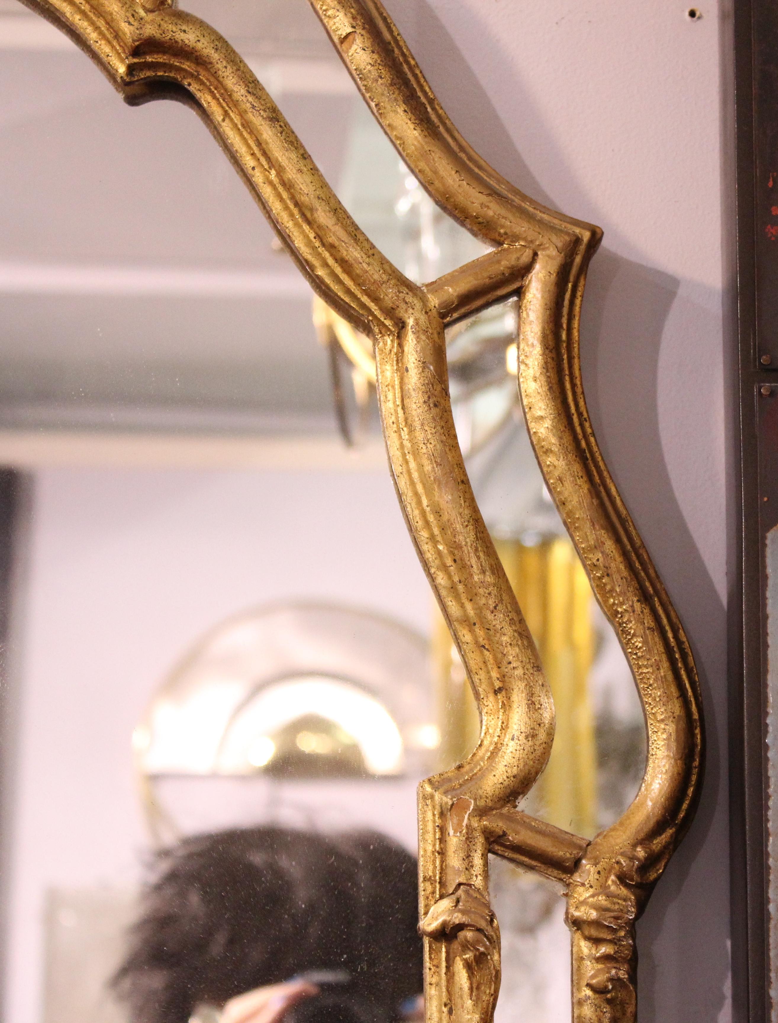 Venetian Rococo Style Giltwood Mirror In Good Condition In New York, NY