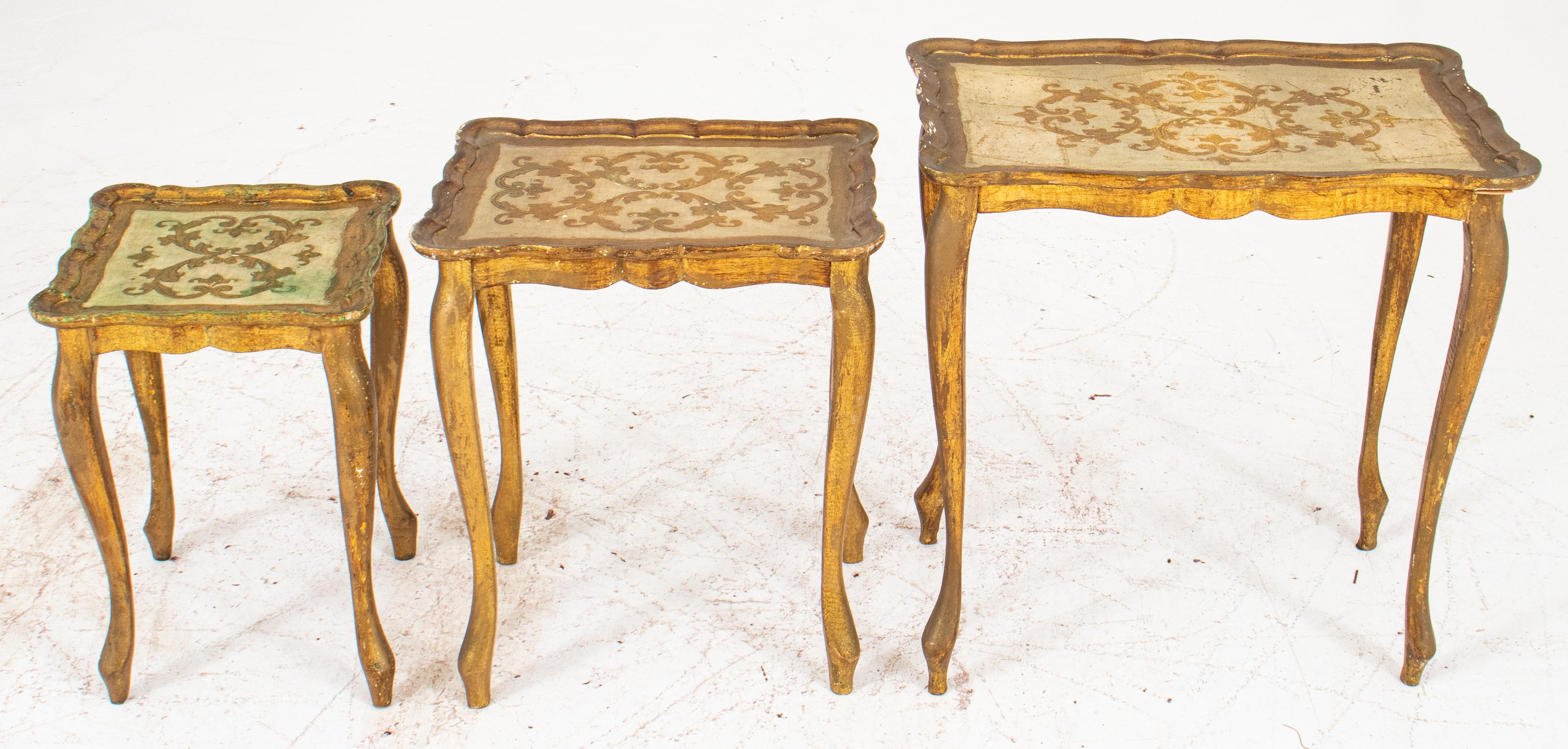 Venetian Rococo Style Nesting Tables, 3 In Good Condition For Sale In New York, NY