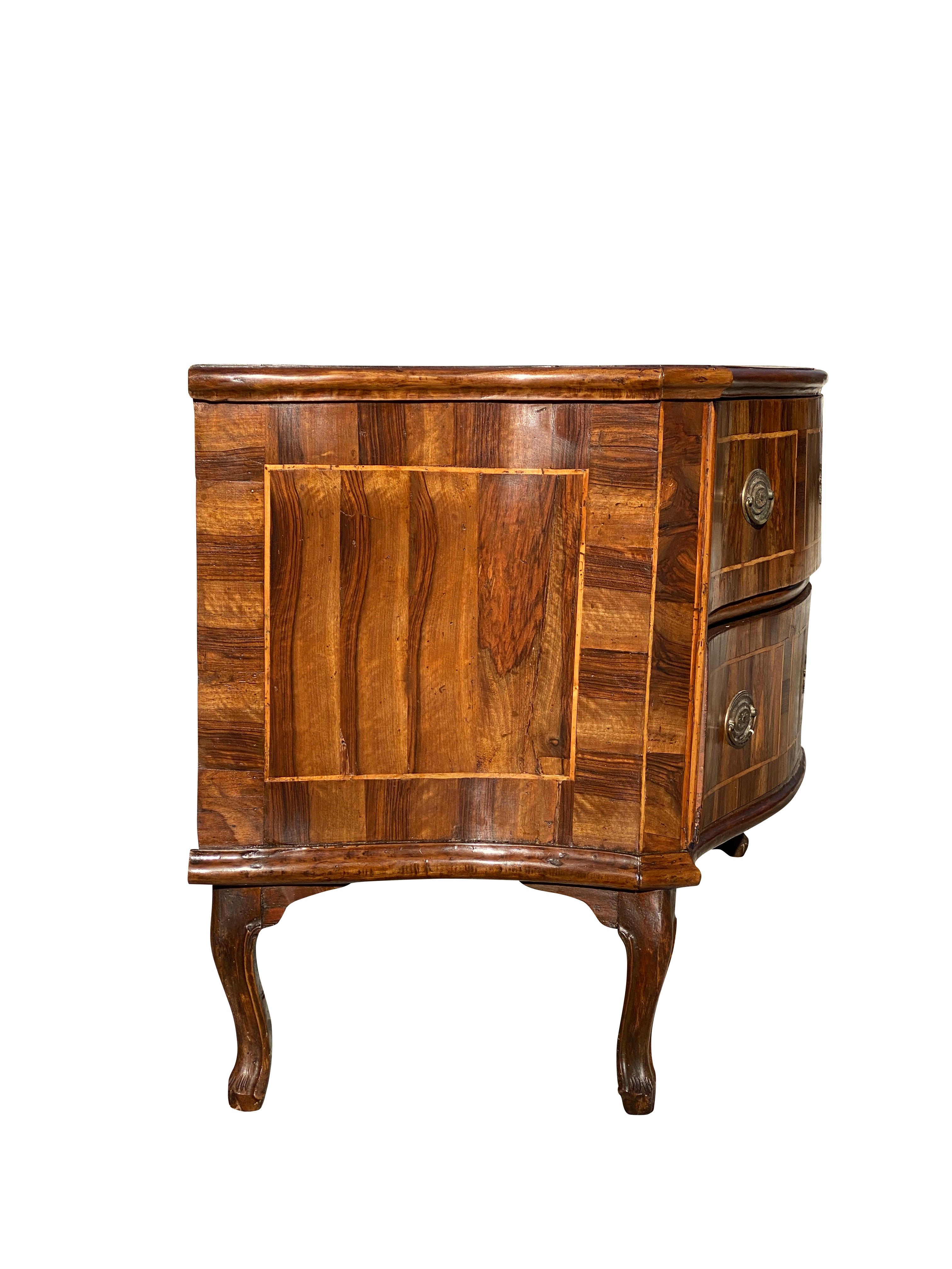 Venetian Rococo Walnut Commode For Sale 4