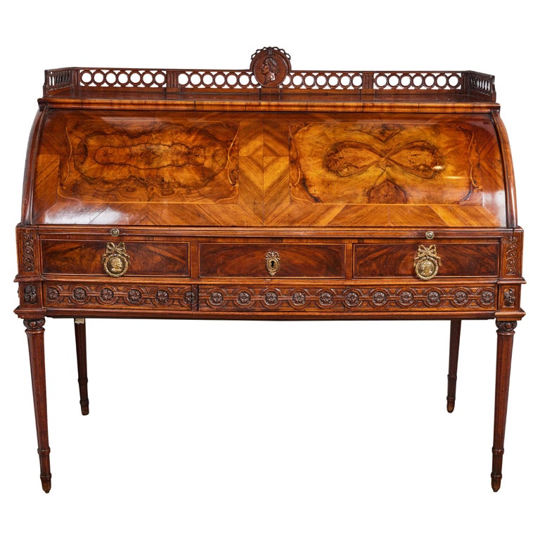 Roll Top Desk For Sale at 1stDibs