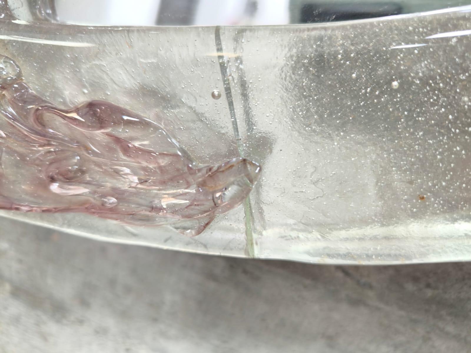 Espejo redondo veneciano de cristal de Murano rosa y morado de Mazzega Años 60 en venta 1