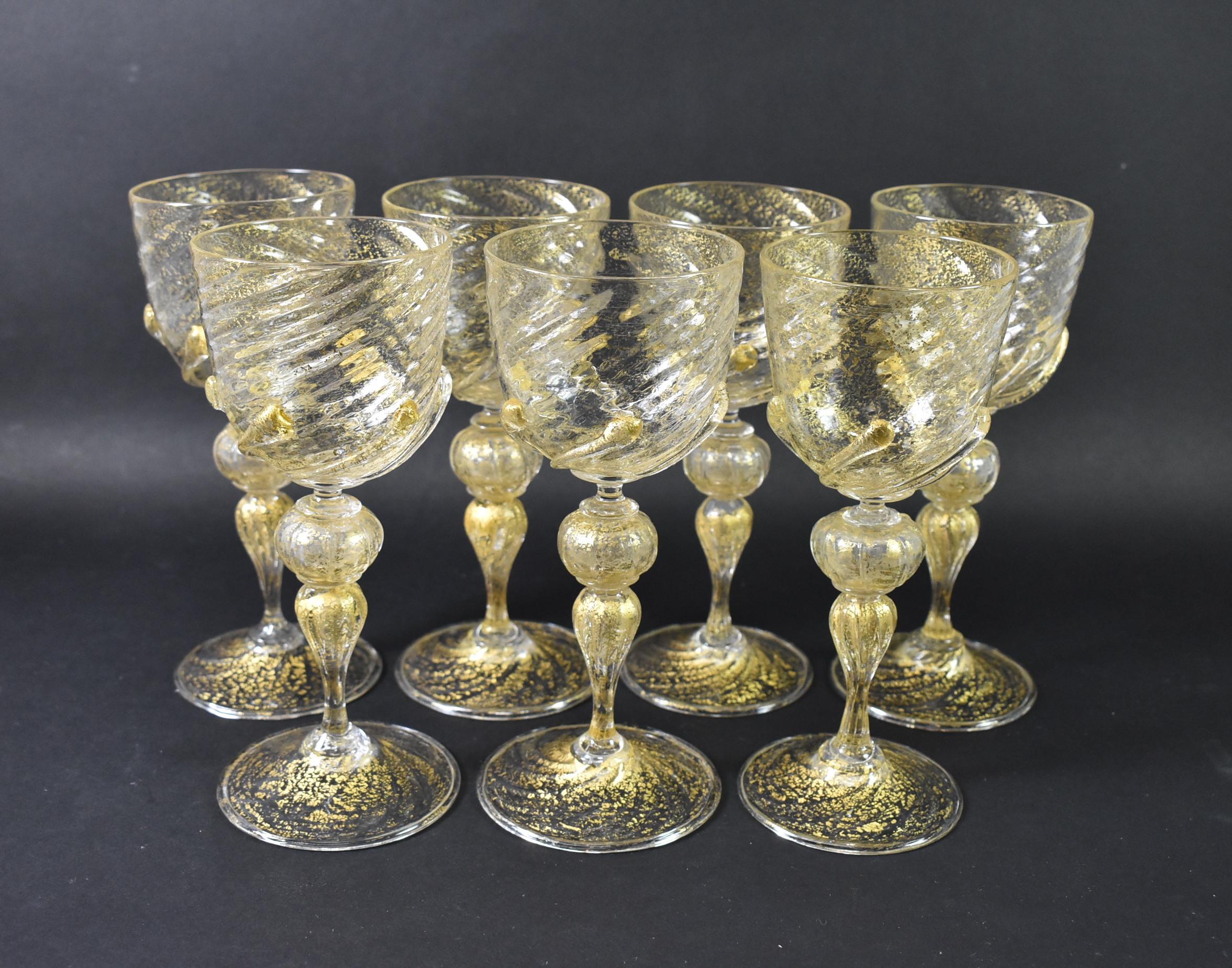 Venetian Salviati Murano Crystal Gold Leaf Fleck Stemware In Good Condition For Sale In Toledo, OH