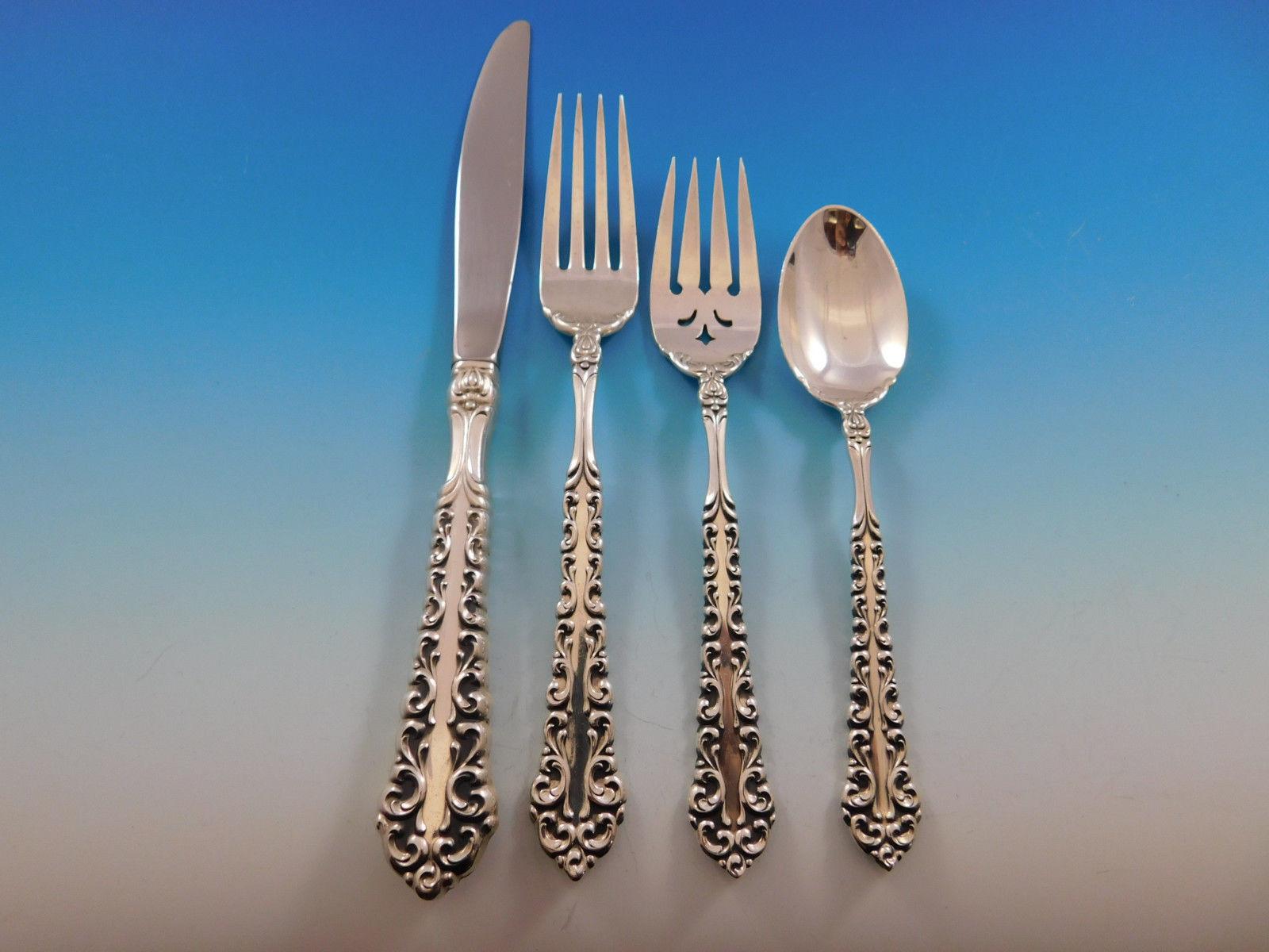 Venetian Scroll by Oneida Sterling Silver Flatware Set for 12 Service 69 Pieces In Excellent Condition In Big Bend, WI