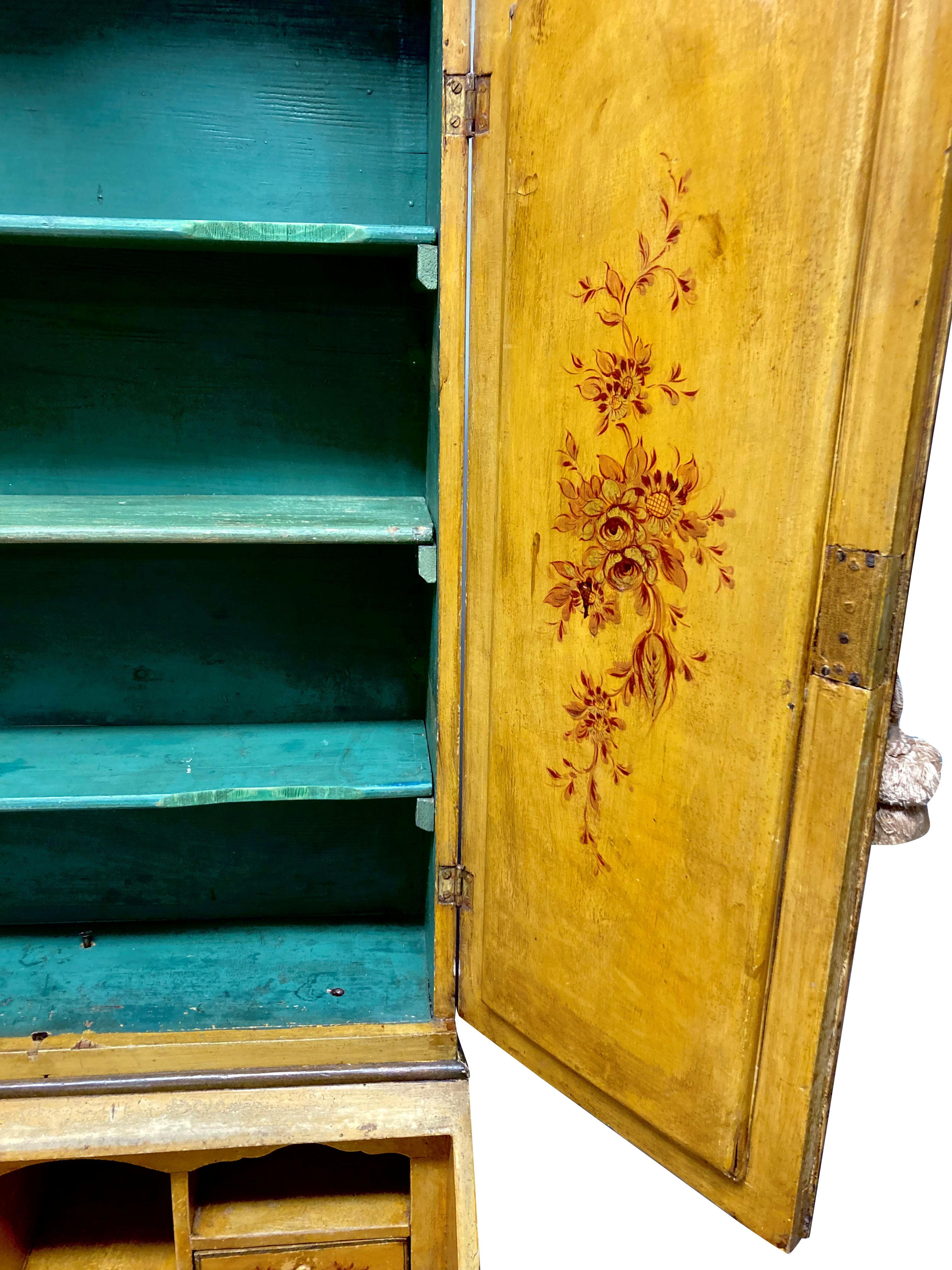 Late 19th Century Venetian Secretaire Cabinet in Hand Painted Yellow Lacquer For Sale