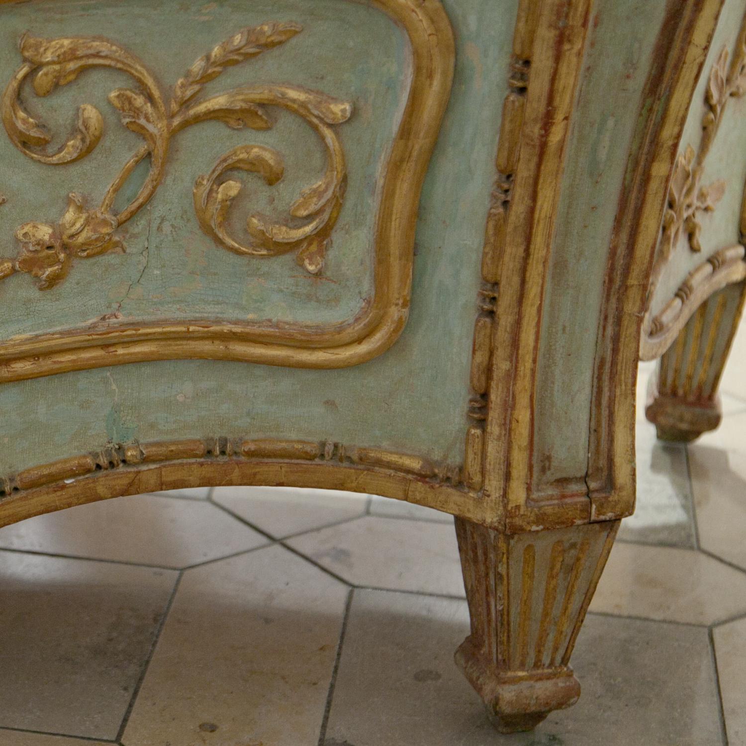 Dipinto a mano Cassettiera in stile veneziano, probabilmente Germania meridionale, XVIII secolo in vendita