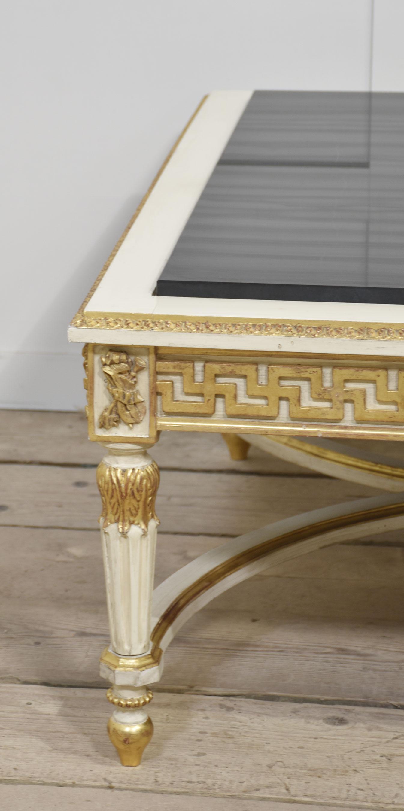 Pittura Venetian style coffee table in vendita