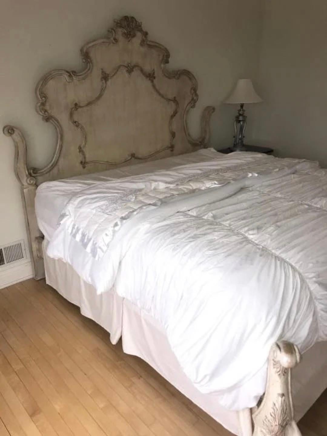 Venetian Style King Size Painted Bed In Good Condition In Sheffield, MA