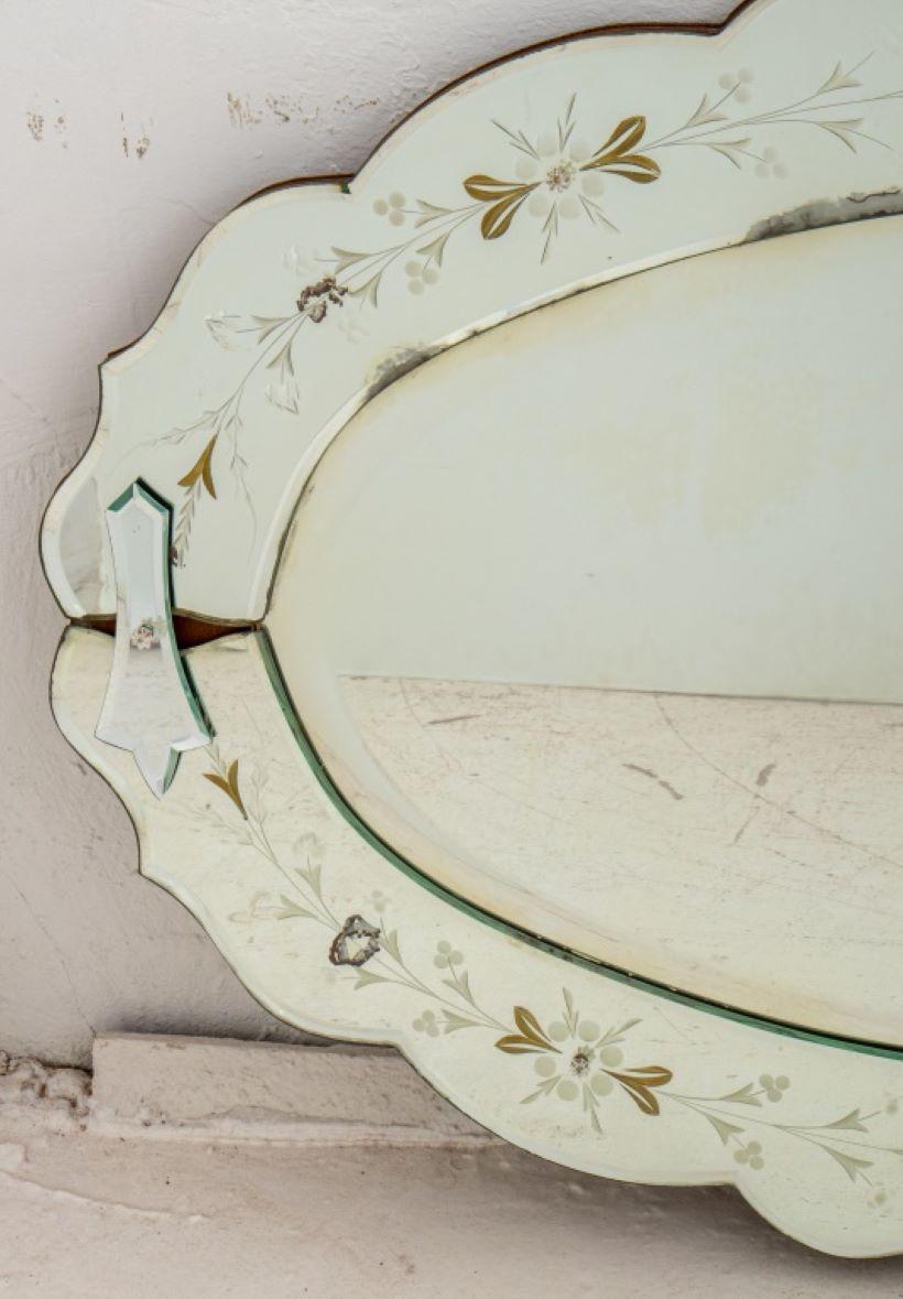 Venetian Style Oval Etched Wall Mirror In Good Condition For Sale In New York, NY
