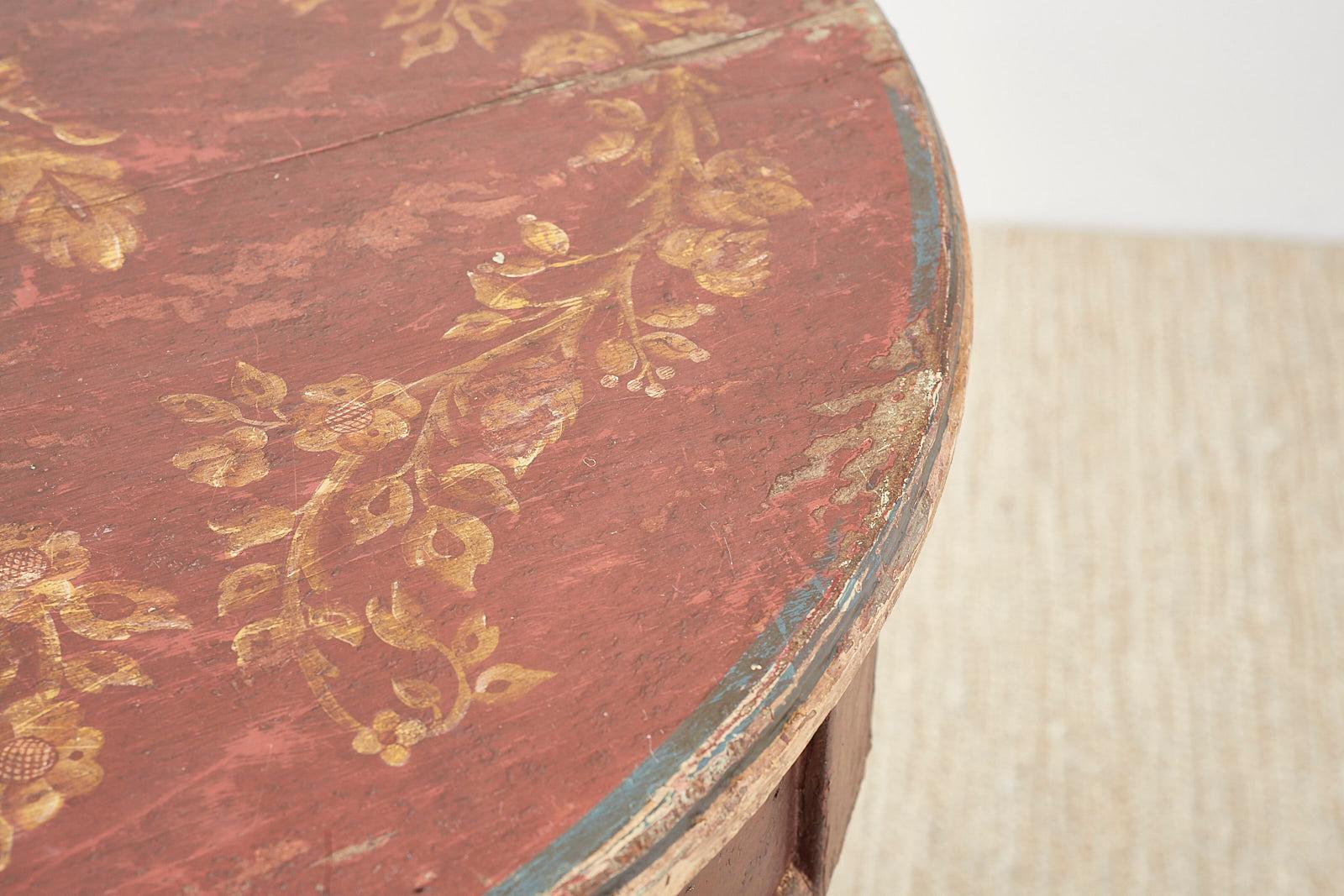 Venetian Style Round Lacquered Lamp Table 9