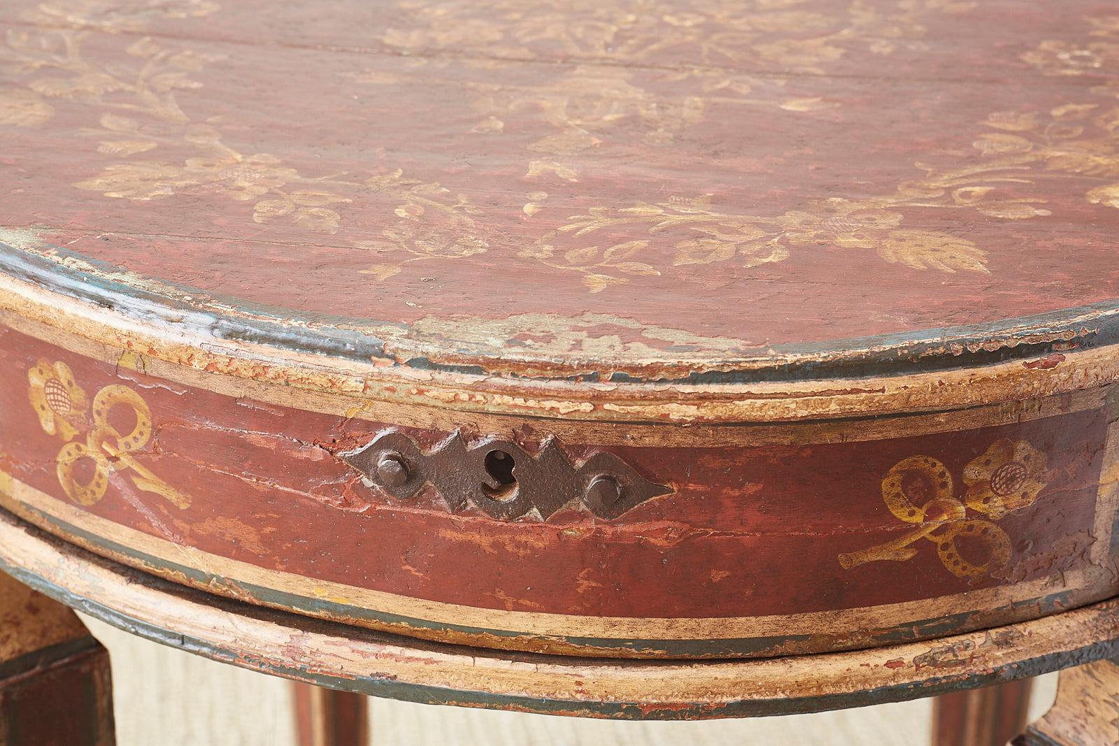 19th Century Venetian Style Round Lacquered Lamp Table
