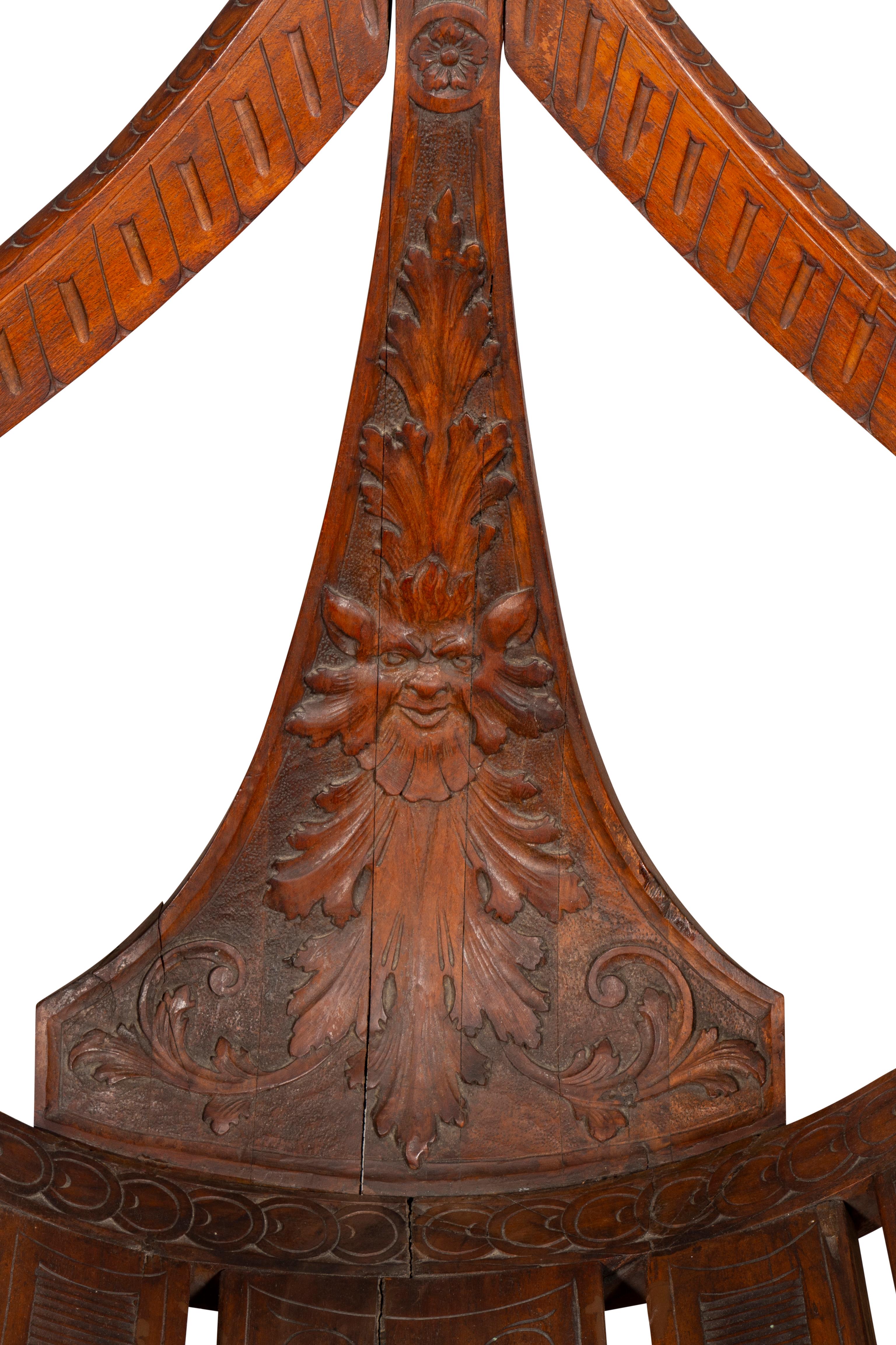 Gondelstuhl aus venezianischem Nussbaum im Angebot 1
