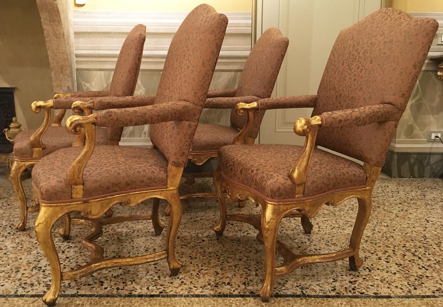Venezia Italy Early 18th Century Set 5 Rococo Carved Giltwood Armchairs For Sale 10