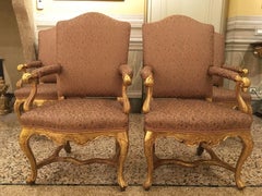 Venezia Italia Principios del siglo XVIII Juego de 5 sillones rococó de madera dorada tallada