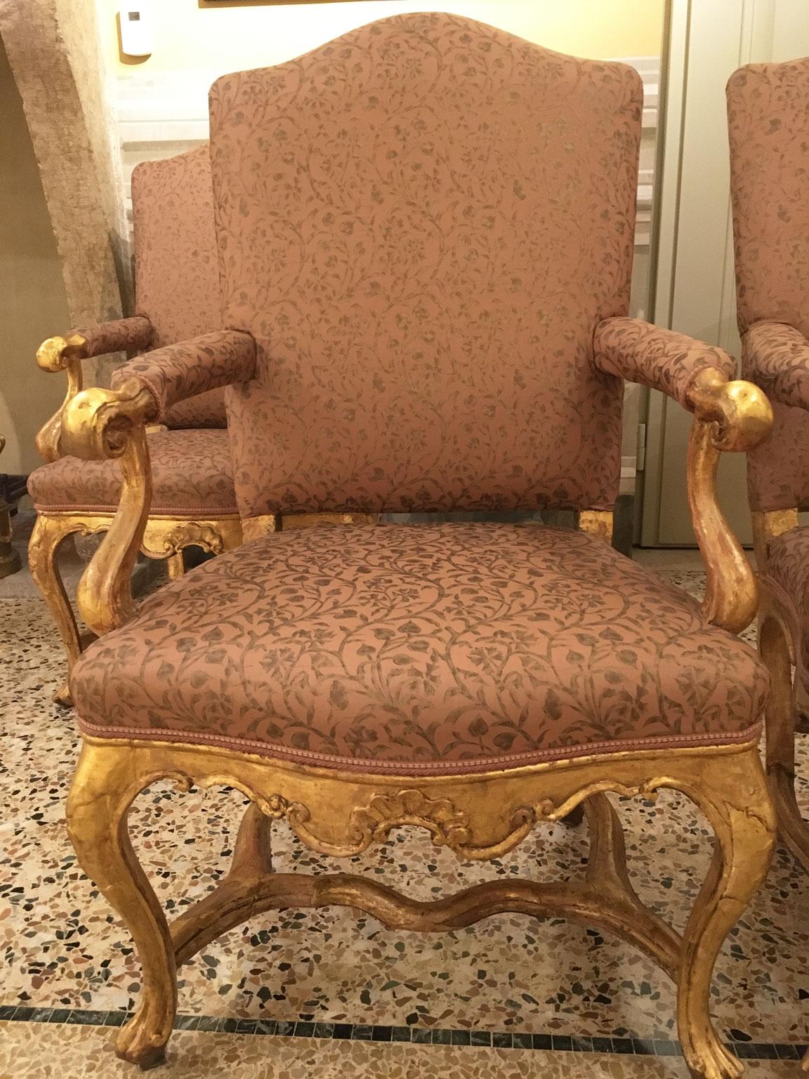 Italian Venezia Italy Early 18th Century Set 5 Rococo Carved Giltwood Armchairs For Sale