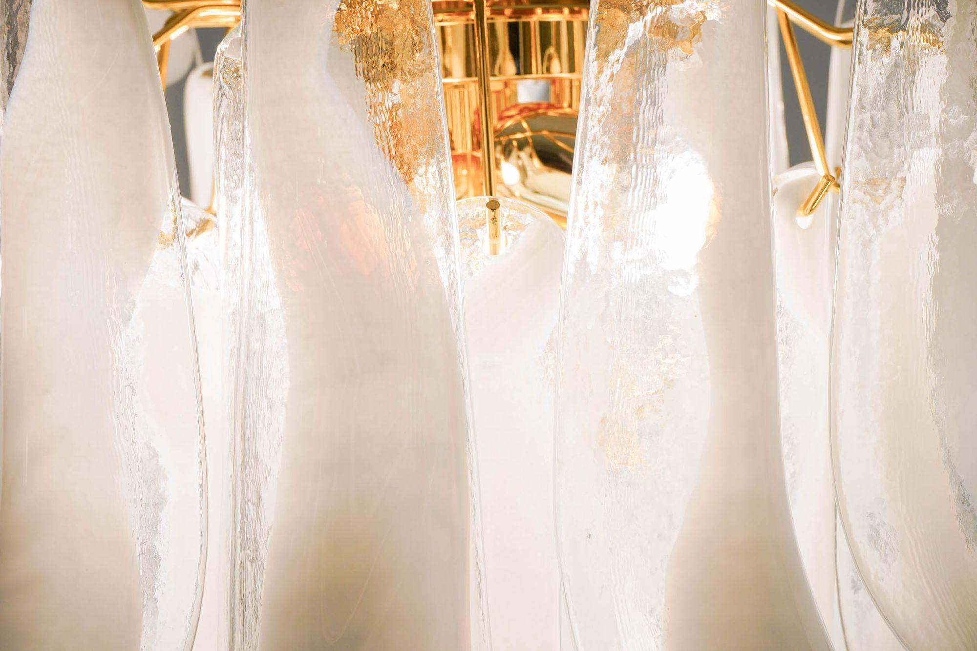 Veneziana-Kronleuchter mit 5 Ebenen, 41 Opalglaselemente von Piattelli. UL-gelistet im Zustand „Neu“ im Angebot in Tavarnelle val di Pesa, Florence