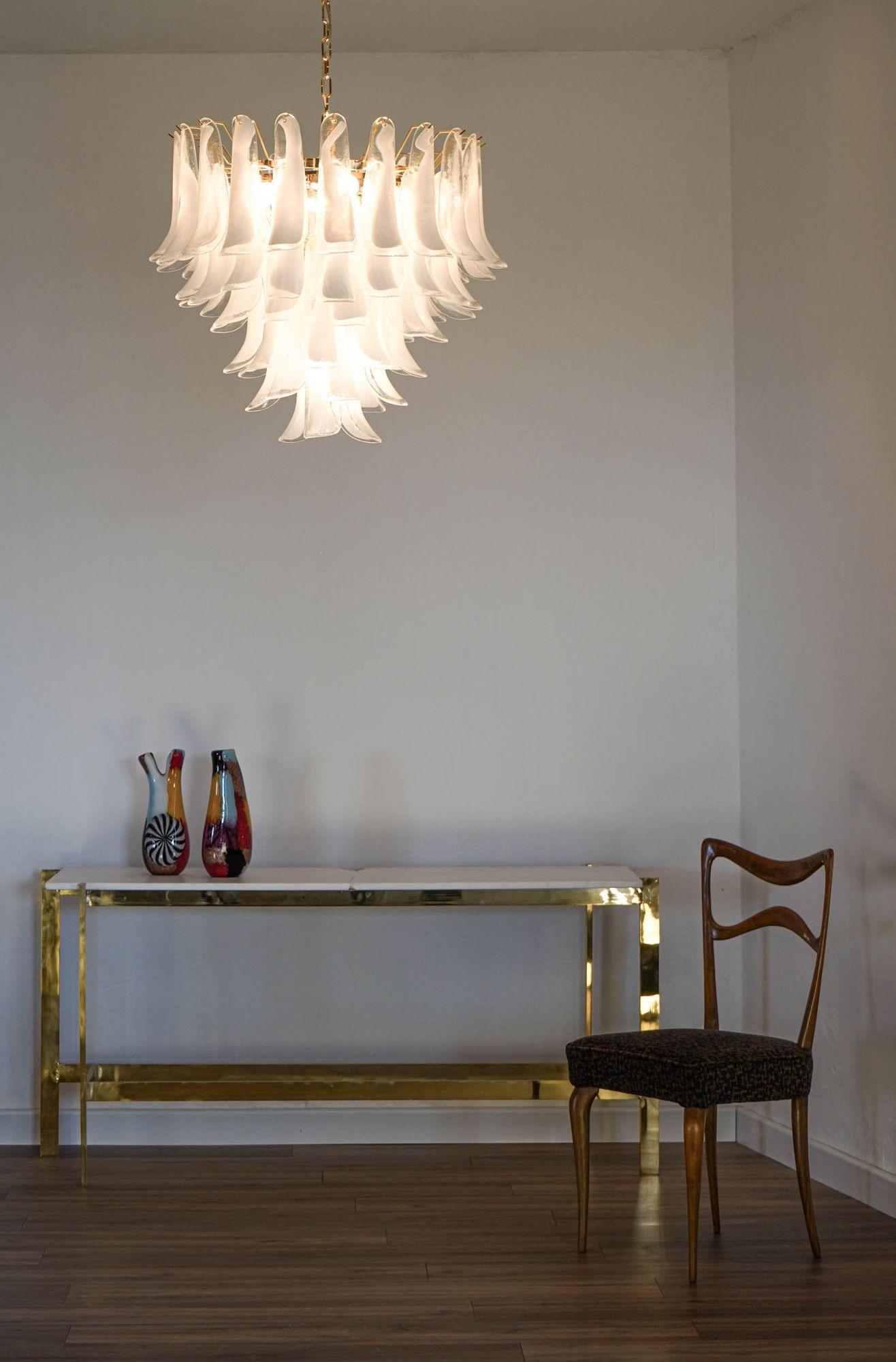 Lampadario a 6 piani Veneziana. 65 elementi in vetro opalino. Silvio Piattelli design in vendita 12