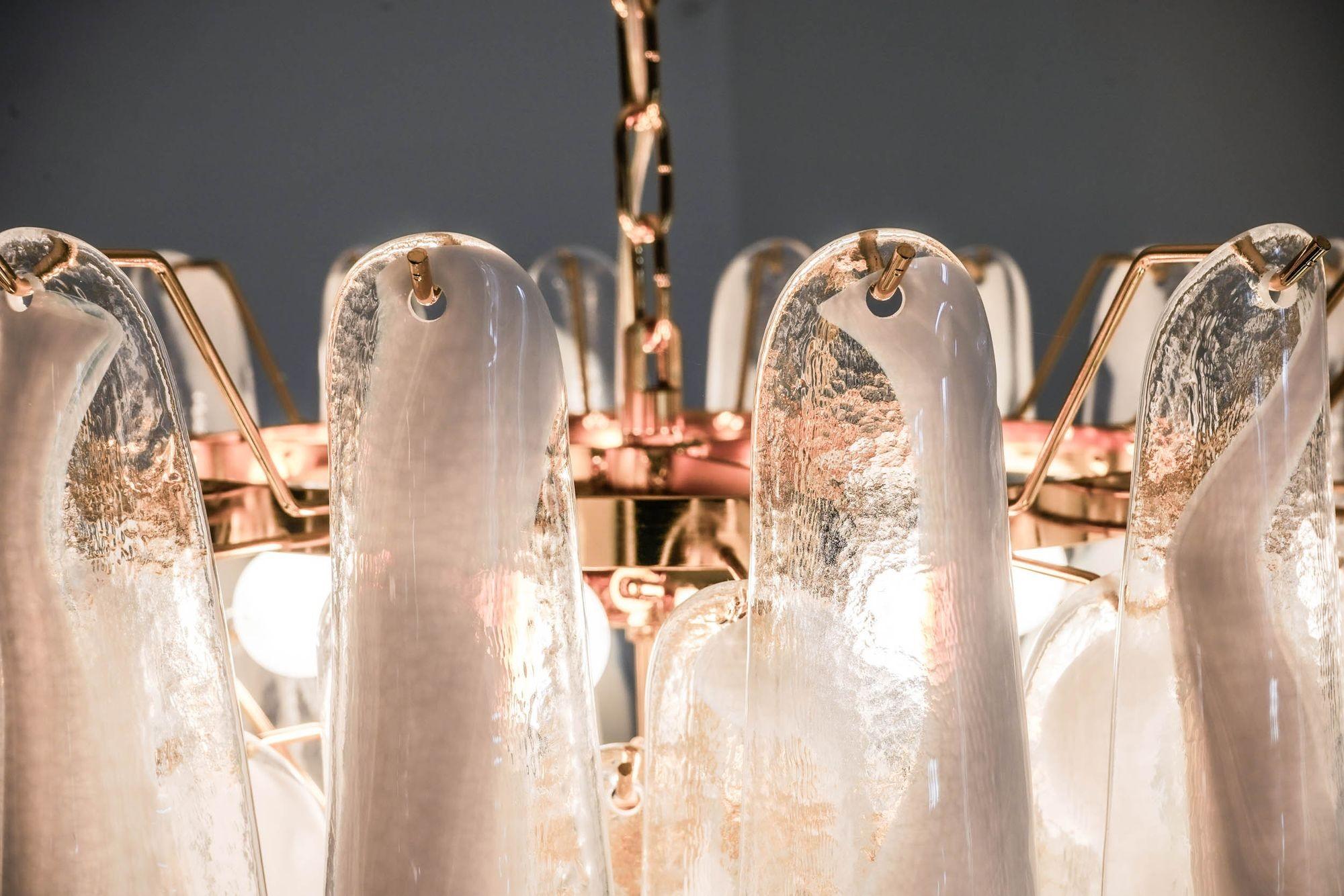 Vetro Lampadario a 6 piani Veneziana. 65 elementi in vetro opalino. Silvio Piattelli design in vendita