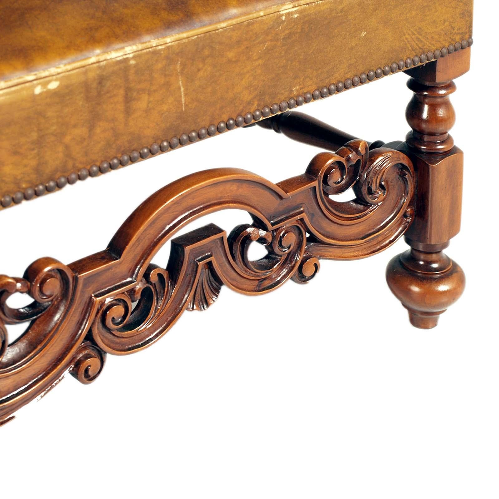 italien Venise 19ème siècle Chaise à trône attribuée à Testolini Frères Tapis en cuir en vente