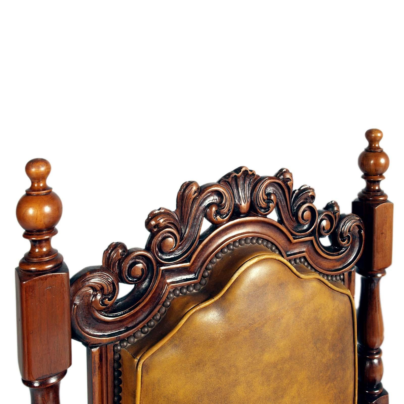 Sculpté à la main Venise 19ème siècle Chaise à trône attribuée à Testolini Frères Tapis en cuir en vente