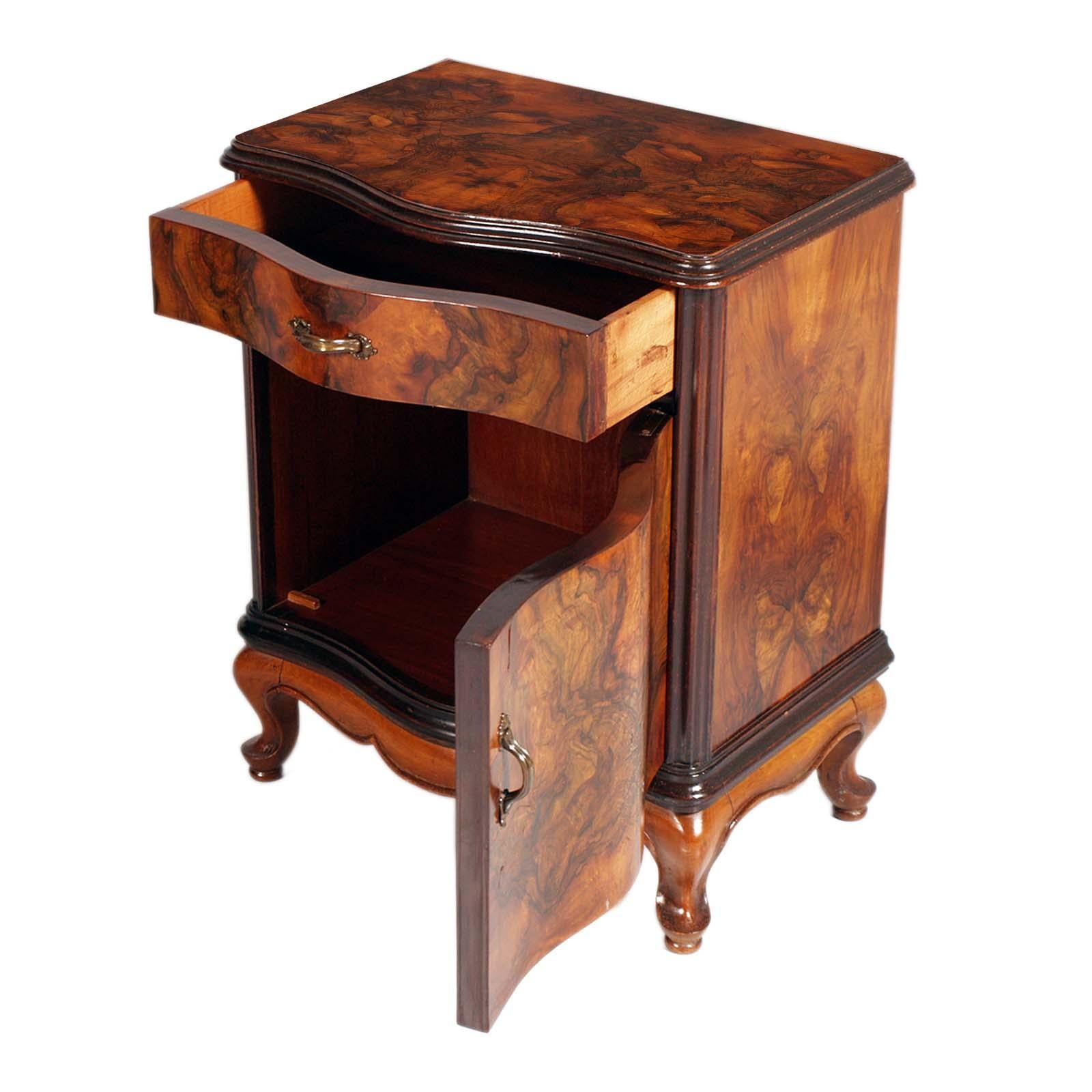 Venice Baroque bedside tables by Testolini Freres, Bella Epoque period, walnut and briar with burnished bronze handles, mahogany interior. Wax polished