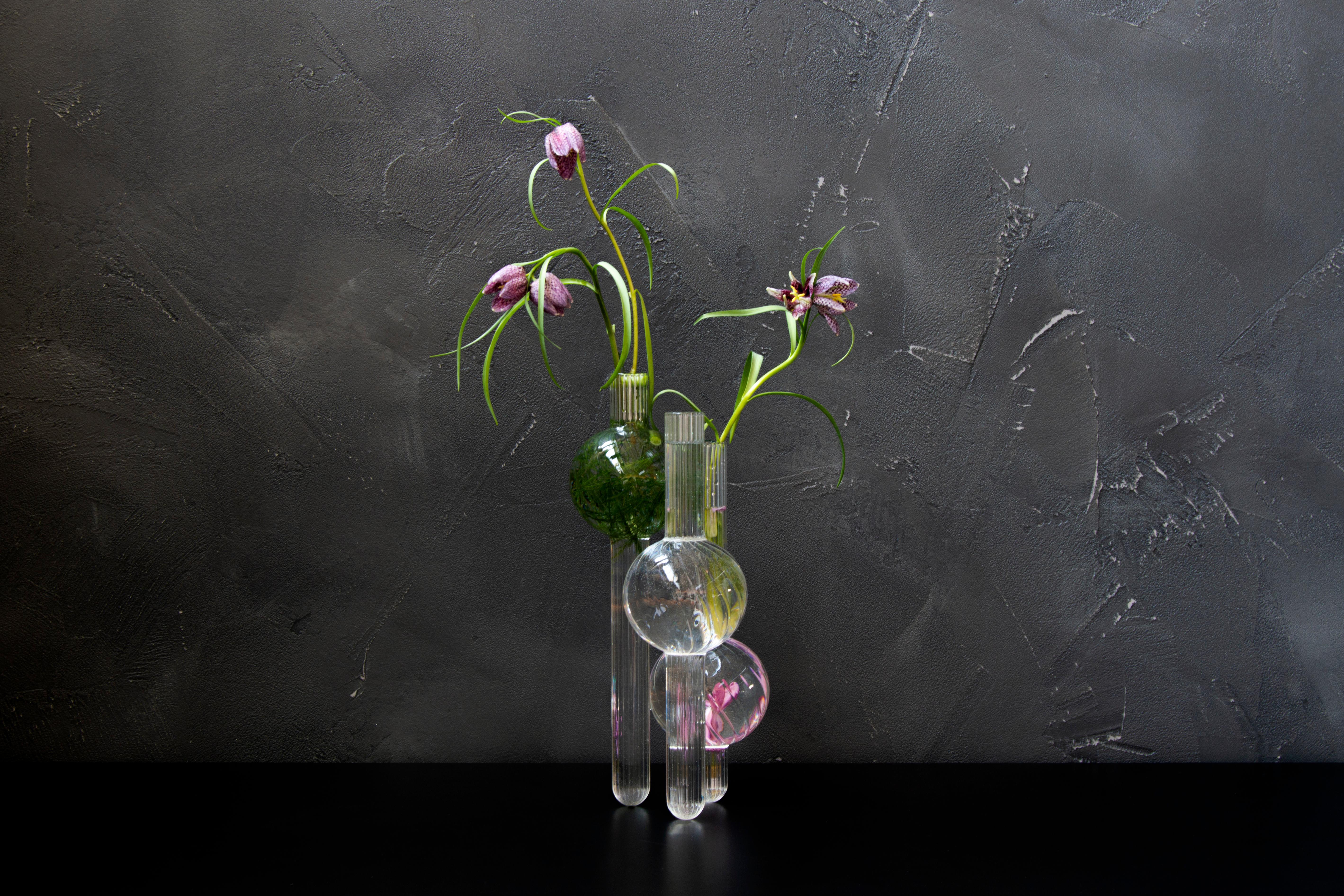 Vase en verre soufflé contemporain 