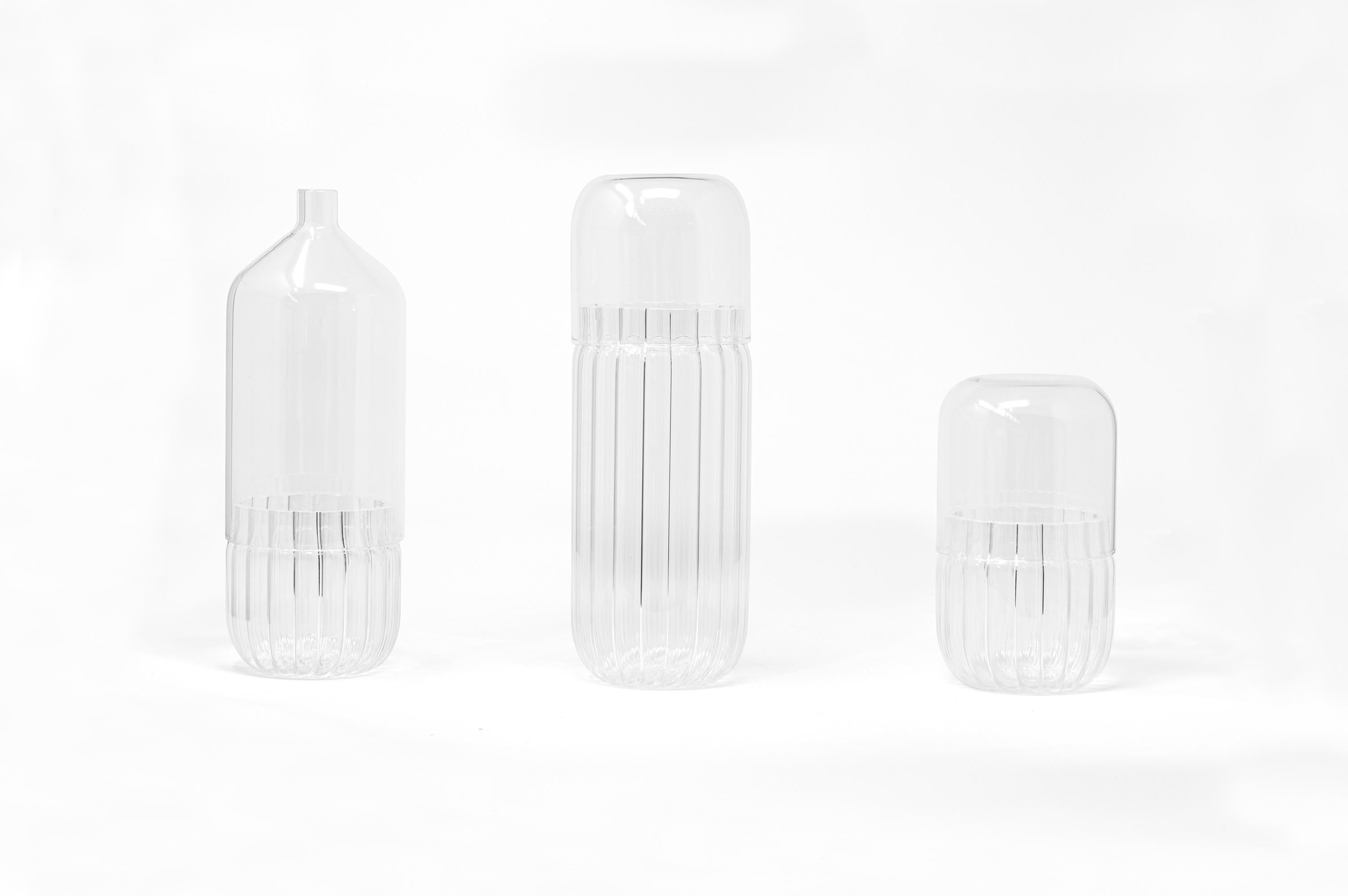 Verre Récipient minimaliste en verre soufflé contemporain soufflé de Venise à rayures et lisse « Innesti L » en vente