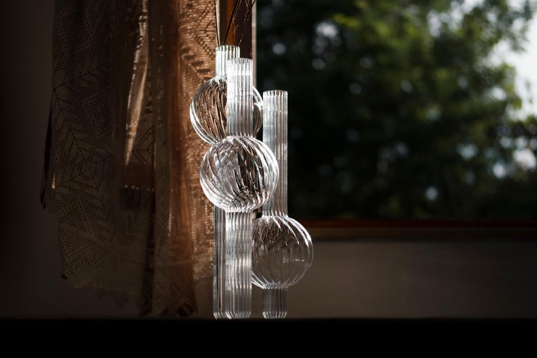 They look like three vases that remain in balance by magic, but Dervish Big is a unique piece, masterfully blown in Venice by Soffieria for Hands on Design. Designed by KANZ Architetti this piece is made of high quality Borosilicate glass and is