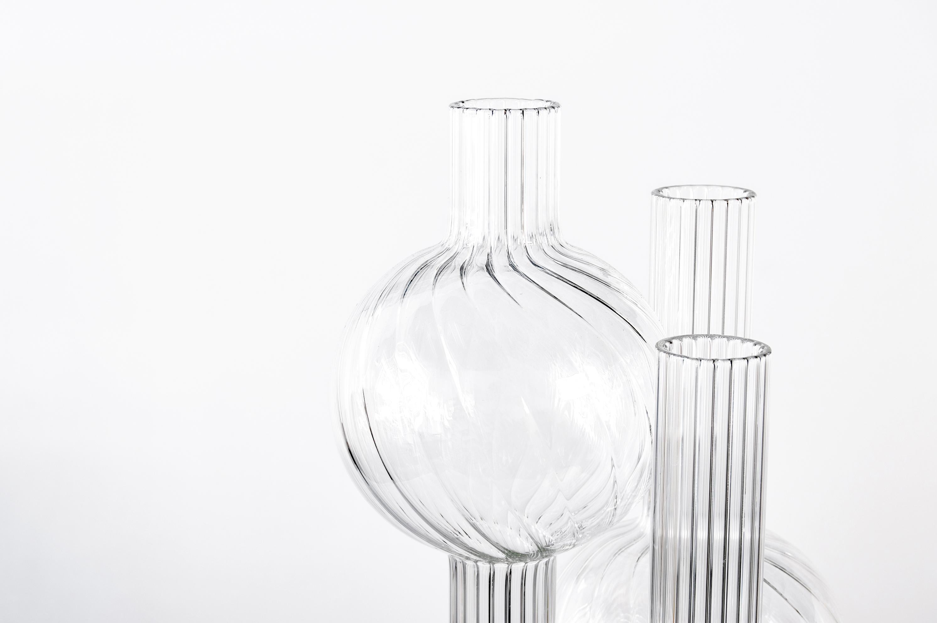 Vase en verre soufflé contemporain 