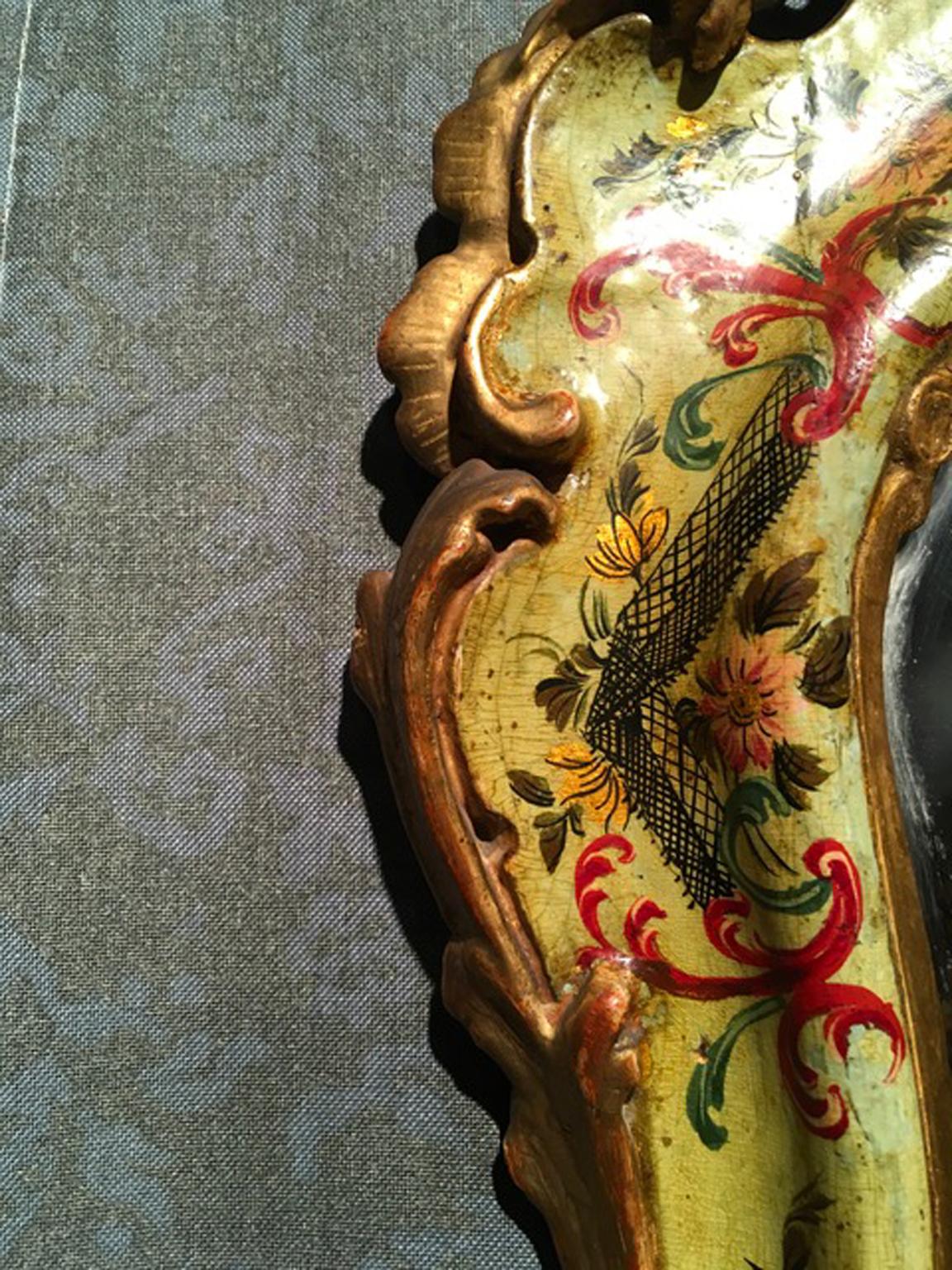 italien Venise Italie Mi-XVIIIe siècle Miroir en verre de mercure laqué vert clair baroque en vente
