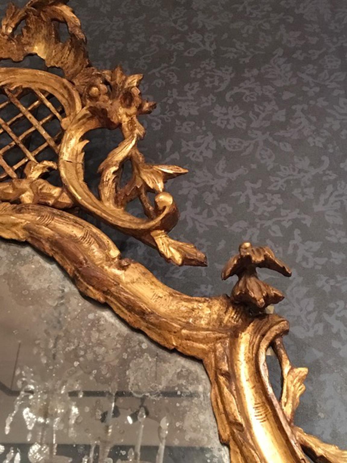 Venice Late 18th Century Baroque Golden Wood Mirror In Good Condition For Sale In Brescia, IT