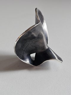 Alina Alamorean Venice Mask Sculptural Contemporary Statement Ring Black Silver